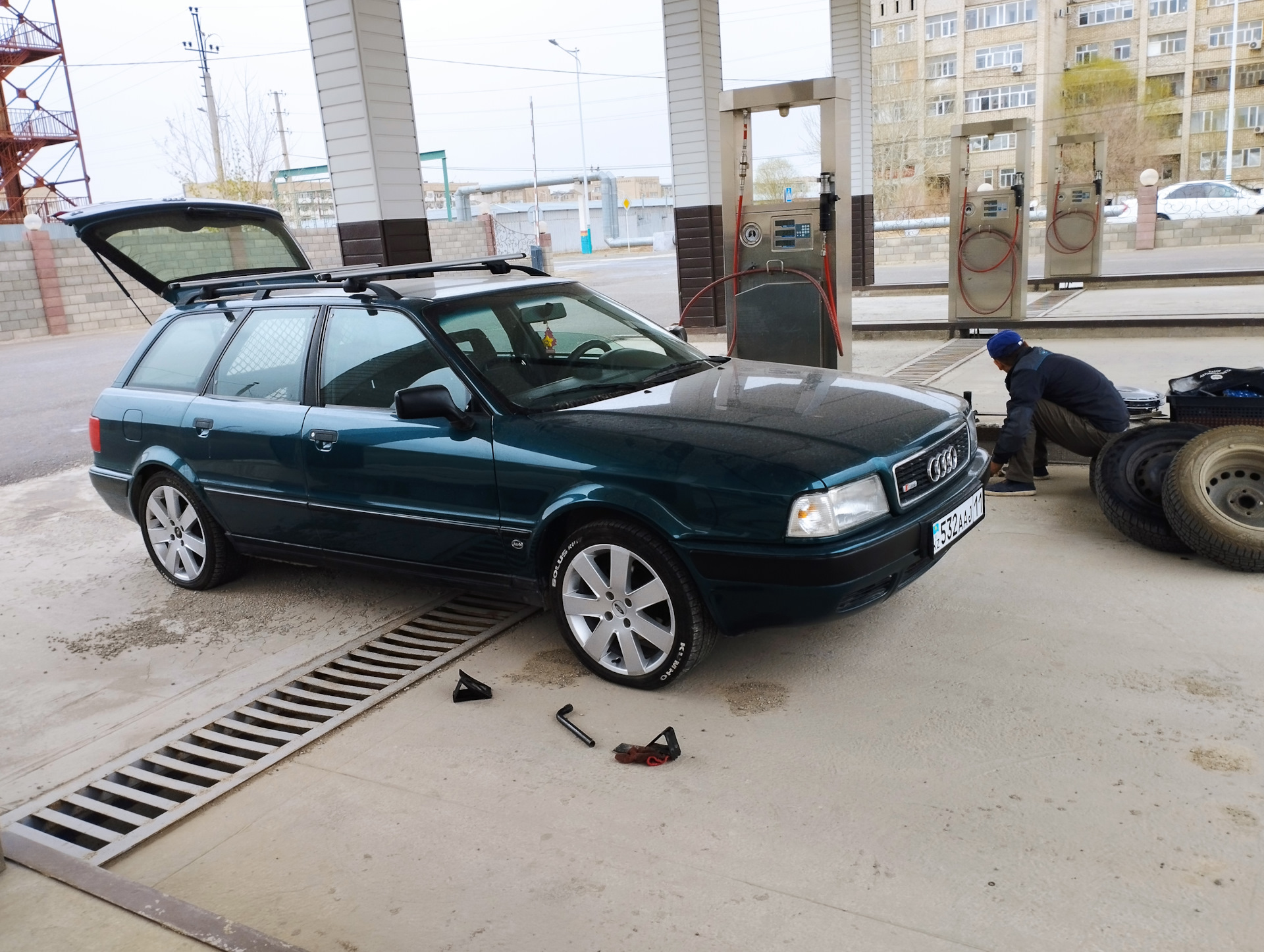 Нормальные диски поставь — Audi 80 (B4), 2 л, 1993 года | колёсные ...