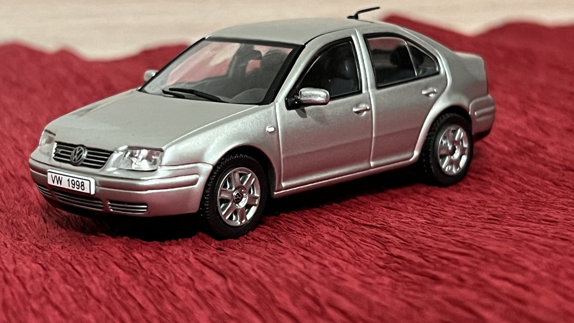 Сын подарил на🎂🎂🎂мне вот такую Машину 👍 — Volkswagen Bora, 1,6 л, 2001  года | фотография | DRIVE2