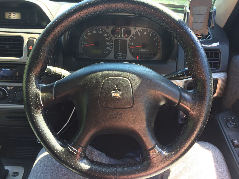 Как снять руль паджеро ио Оплётка руля - Mitsubishi Pajero iO, 2 л, 2001 года аксессуары DRIVE2