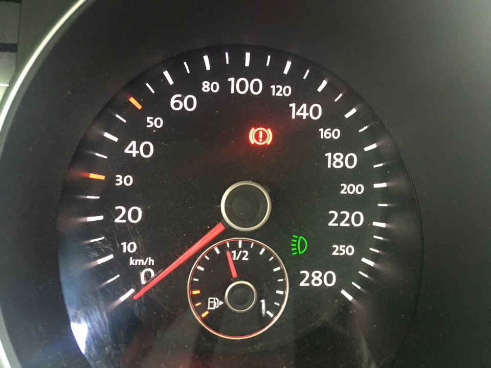 Индикатор ДХО загорелся. — Volkswagen Golf GTI Mk6