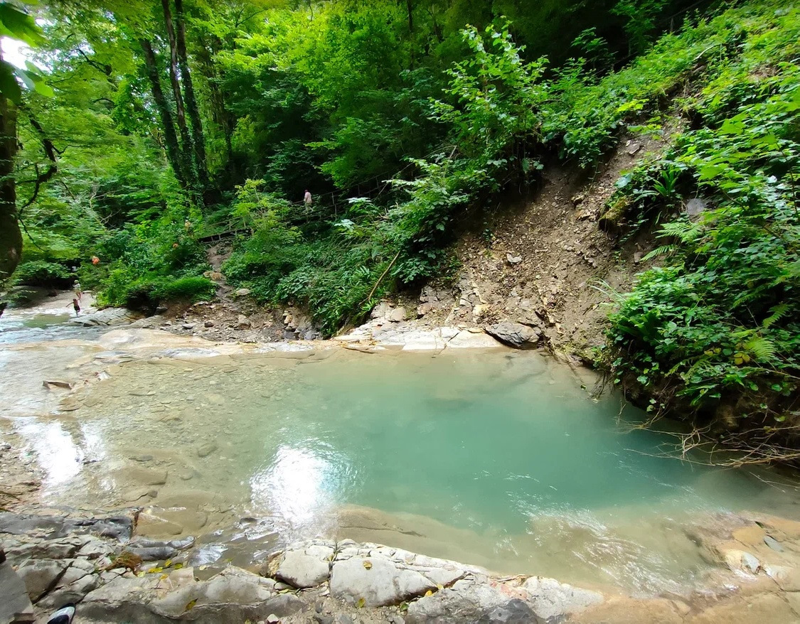 Агой краснодарский край погода на 10. Агурские водопады Краснодарский край. Агой Краснодарский край. Урочище сатенок Агой. Агой парк.