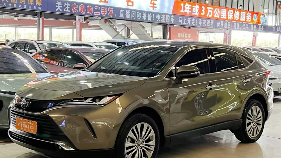 Toyota Harrier Гибрид