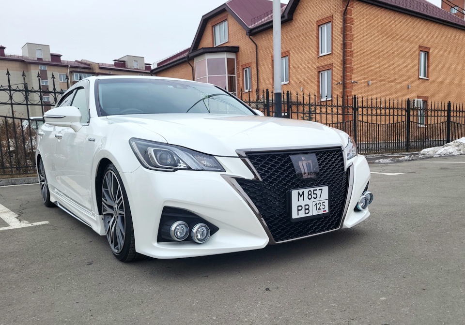 Фото в бортжурнале Toyota Crown Hybrid