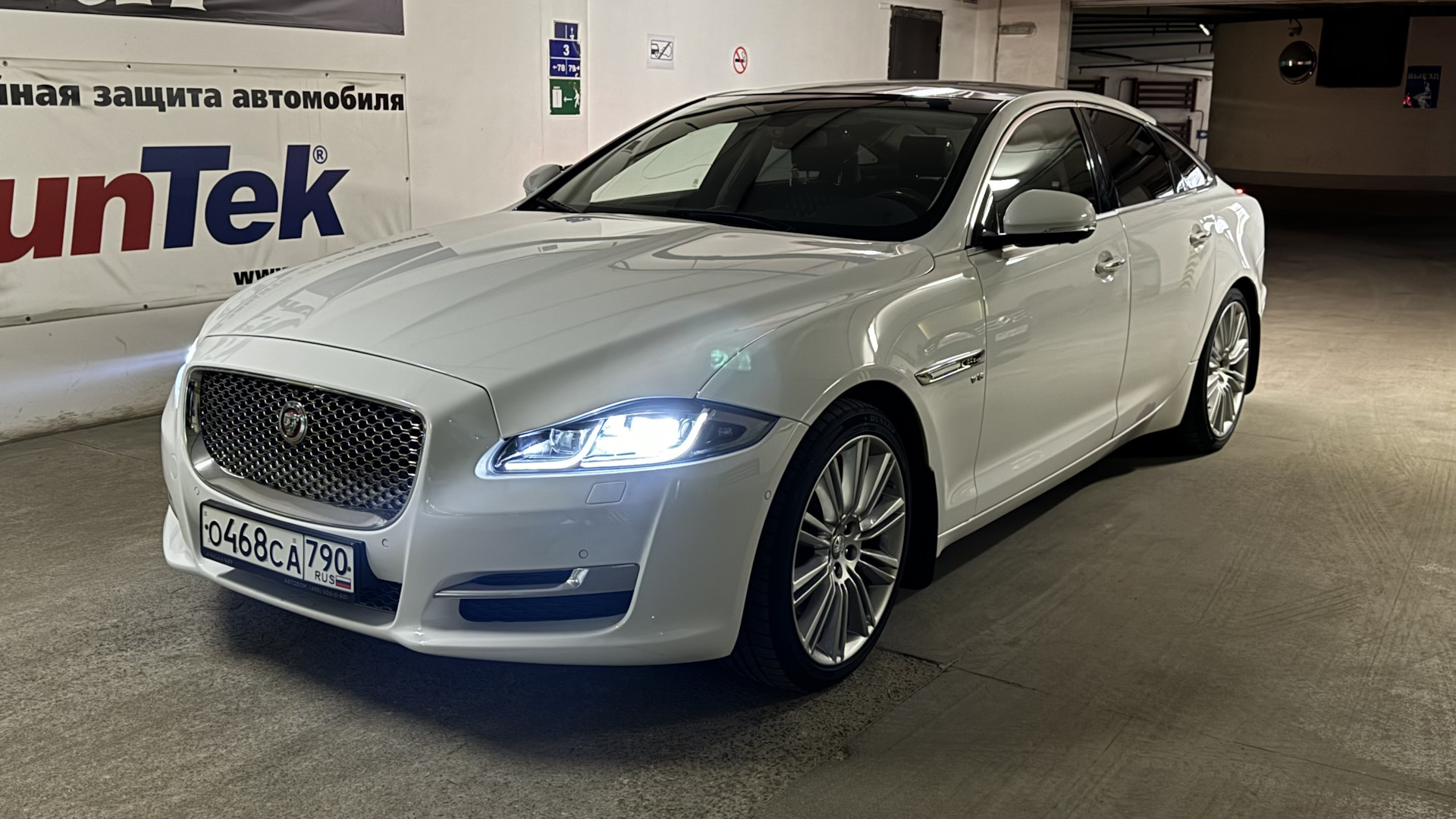 Jaguar XJ Mark 4 3.0 бензиновый 2017 | Белый кот 3.0, 340 на DRIVE2