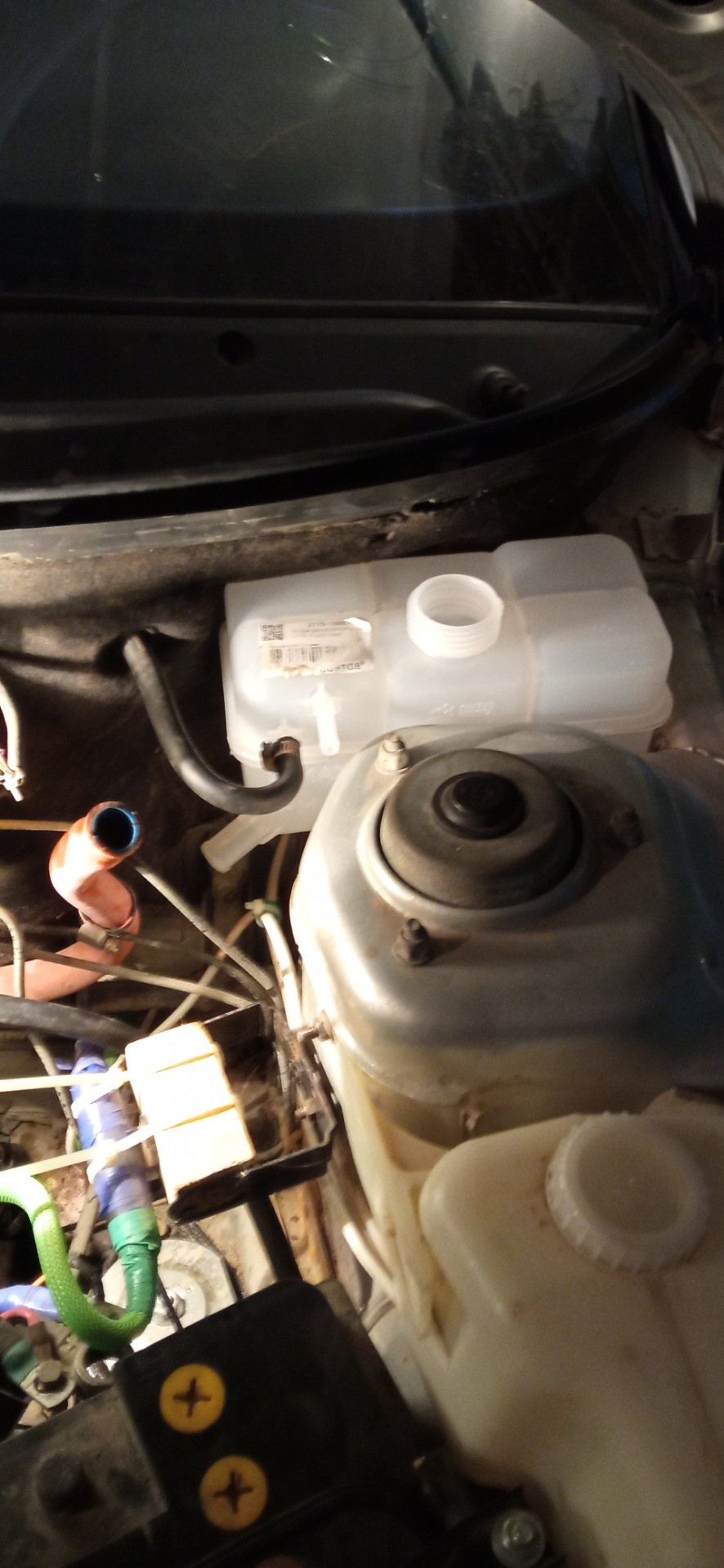 Замена термостата и расширительного бочка от приоры — Lada 21102, 1,5 л ...