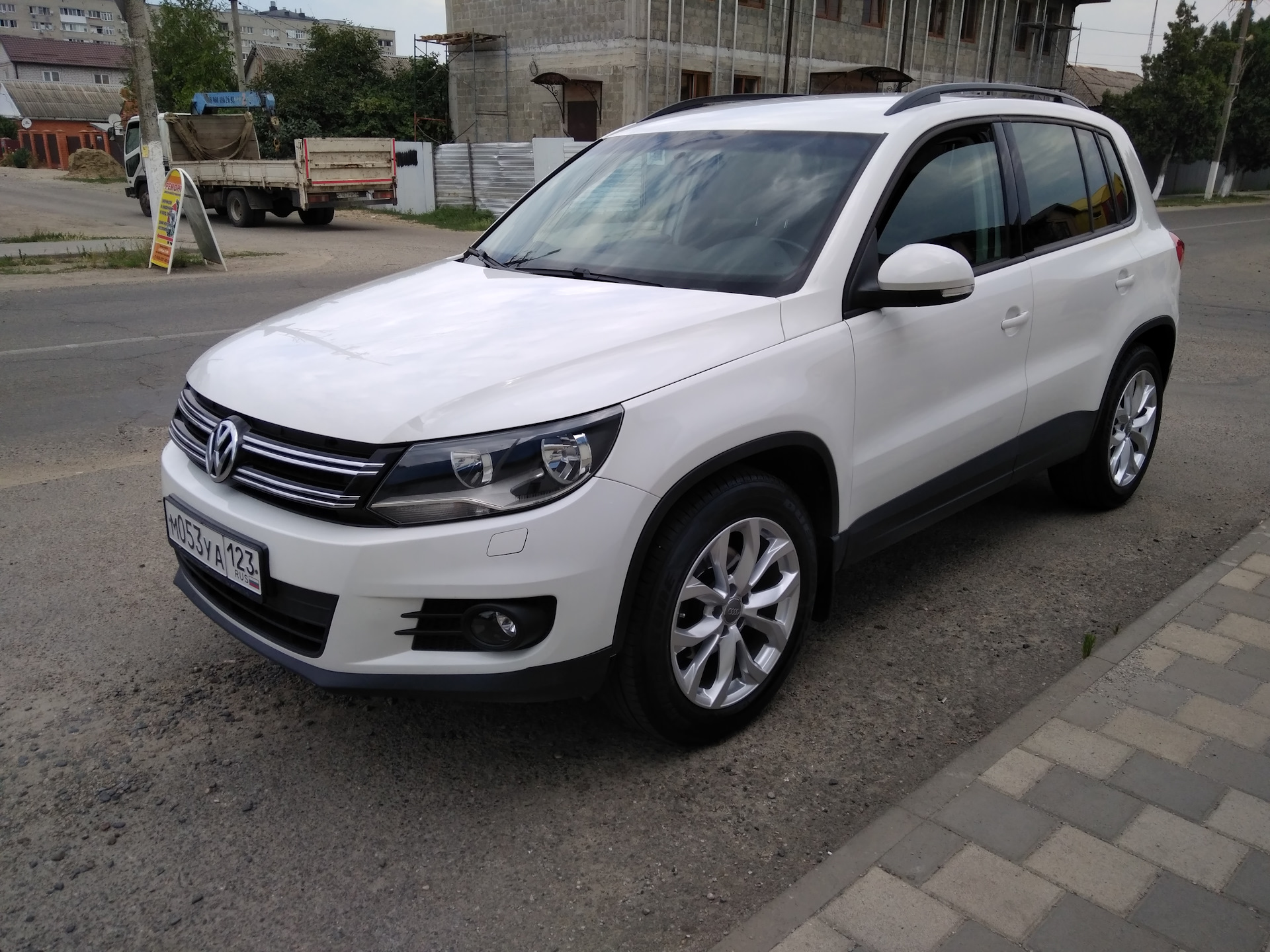 Фольксваген тигуан отзывы владельцев. Tiguan 1. VW Tiguan 1. Tiguan 1.4. Фольксваген Тигуан 1.4 150.