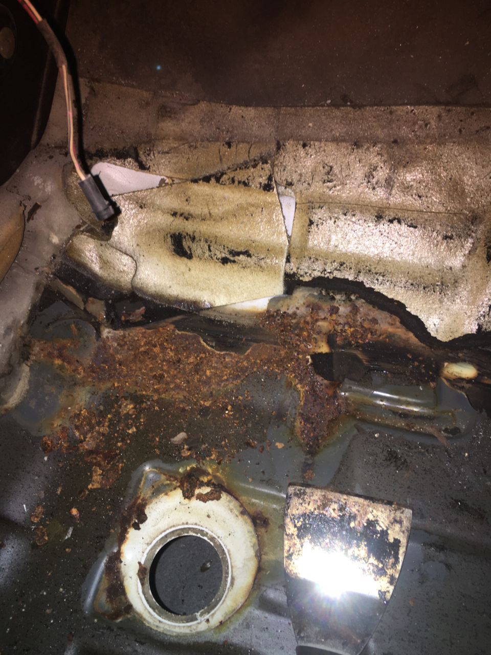 упс — Toyota Crown (S120)