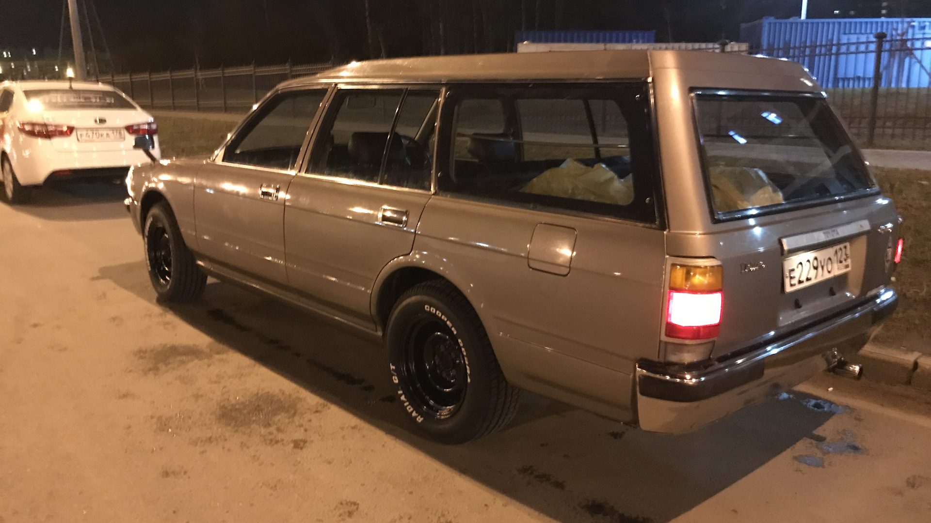 toyota crown s130 wagon