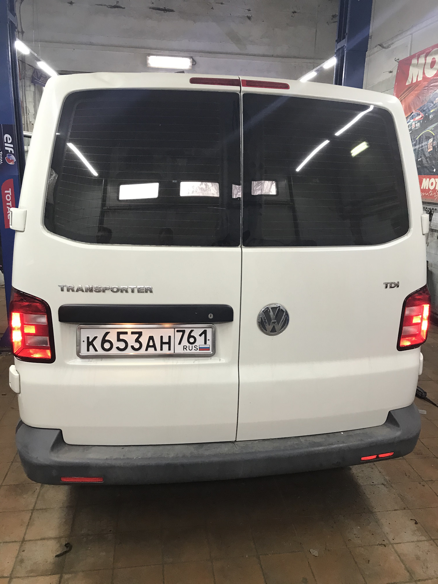 Замена задних фонарей на GP рестайлинг T5 - Volkswagen Transporter T5, 1,9 л, 20