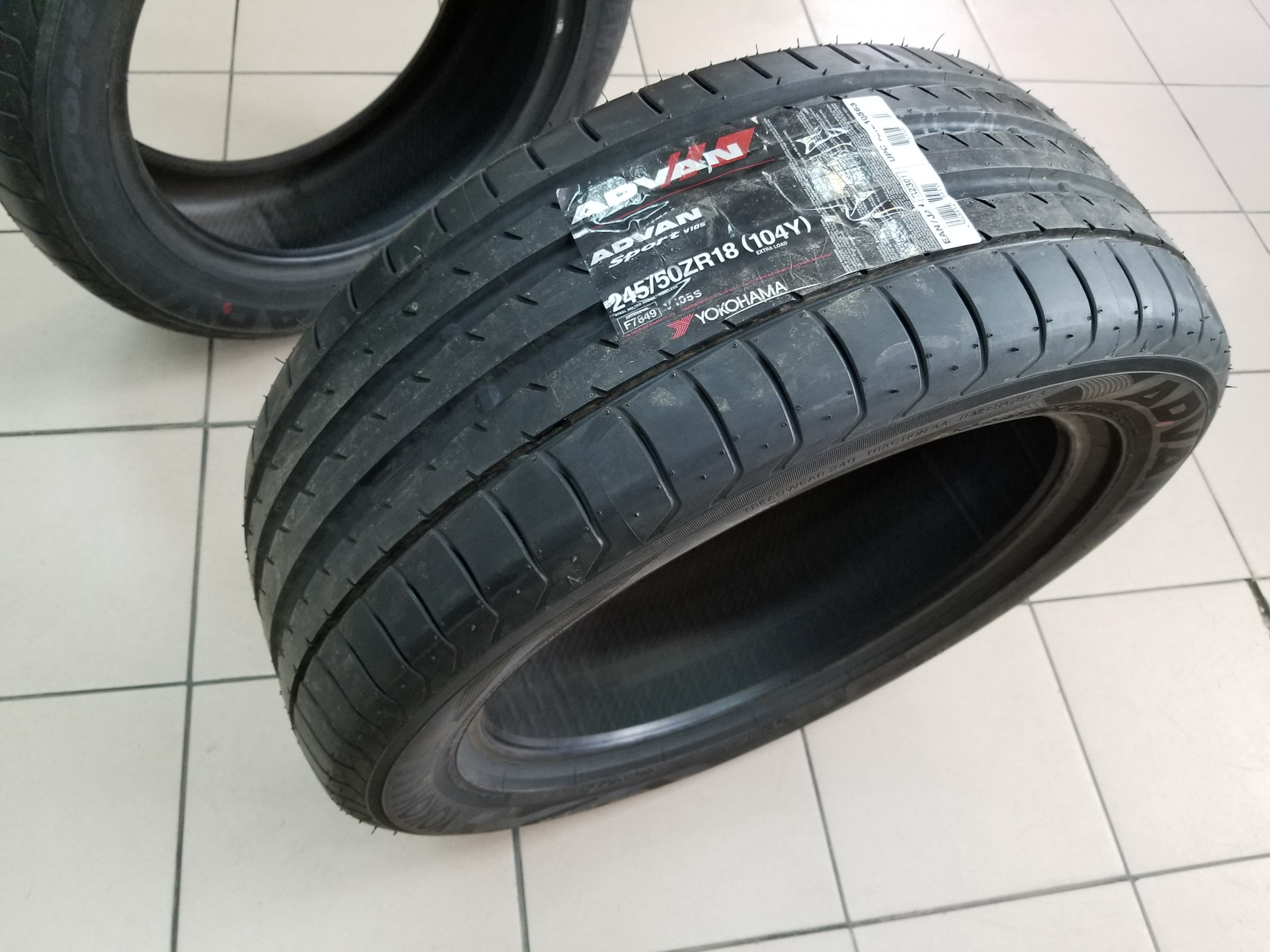 Шины yokohama r19. Yokohama Advan v105s. Yokohama 105 Advan Sport. Advan Sport v105s. Yokohama 245/45r18 96y Advan Sport v105s TL zps.