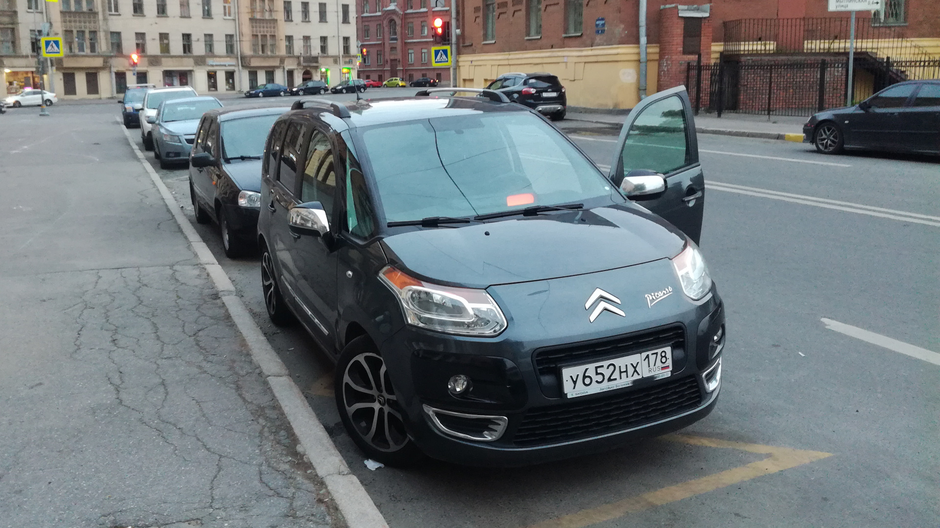 Citroen C3 Picasso 1.4 бензиновый 2012 | Надежный повседнев) на DRIVE2