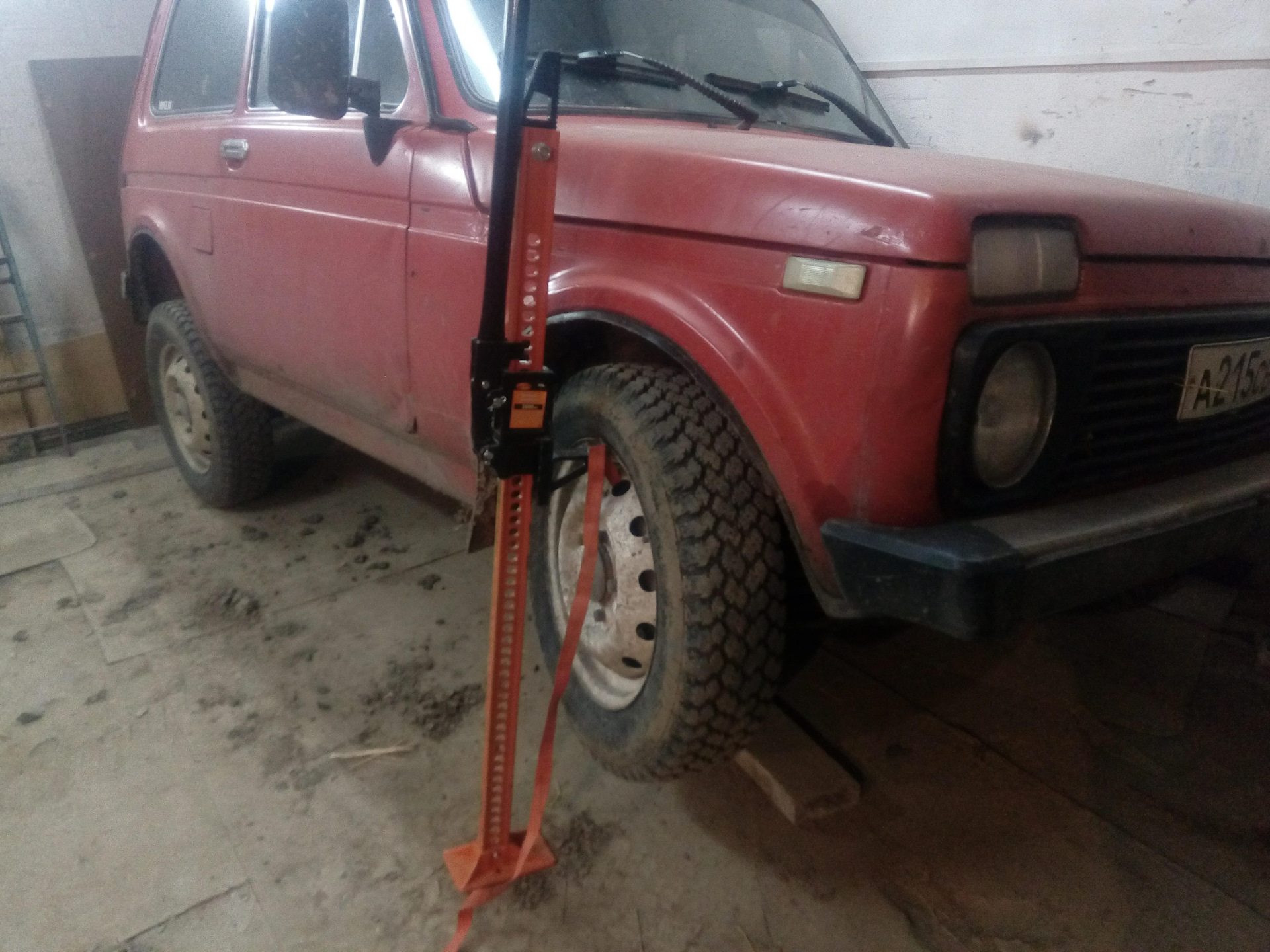 Реечный домкрат Автодело 1050мм 3т — Lada 4x4 3D, 1,6 л, 1985 года ...