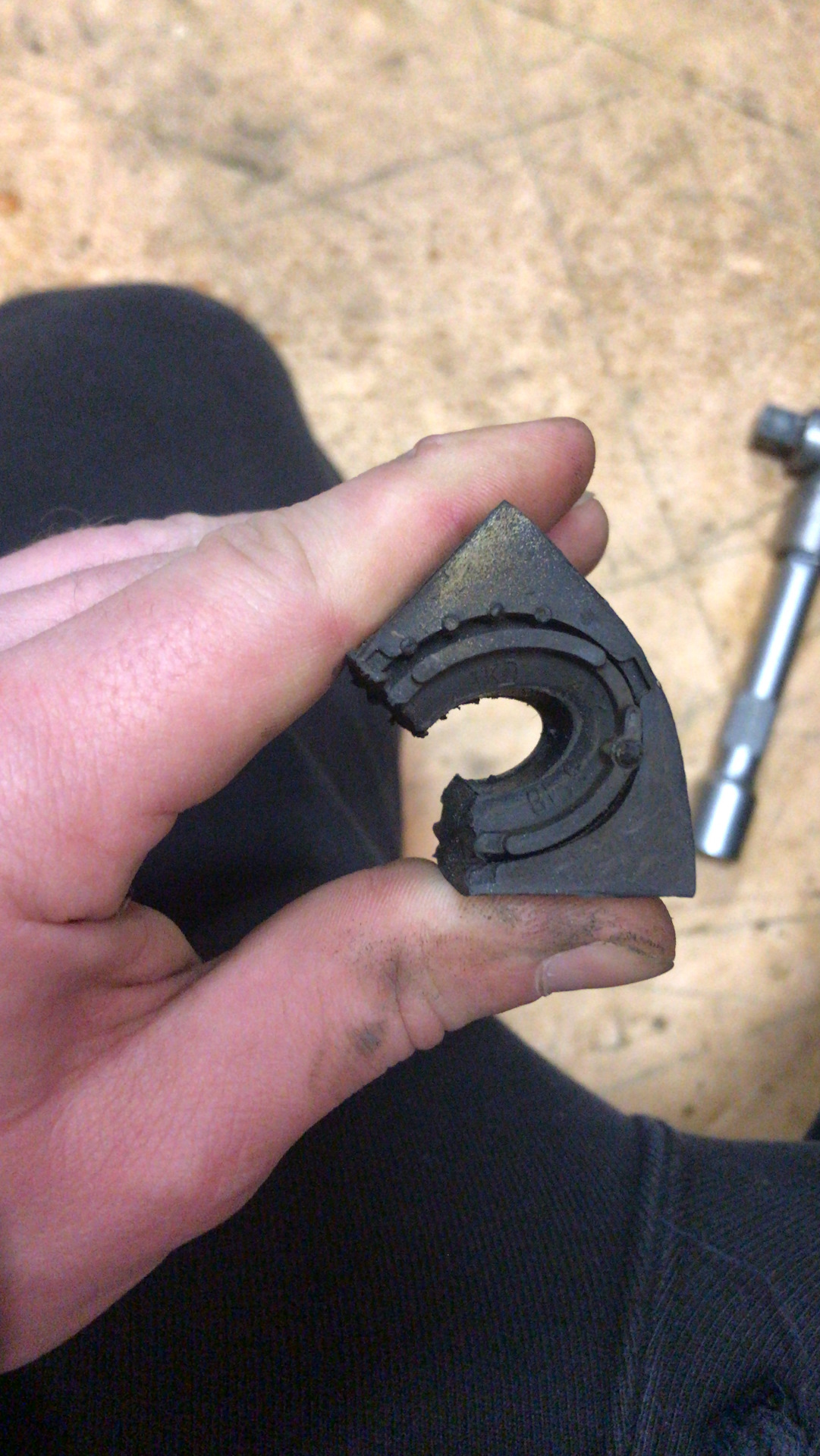 #34 Втулки стабилизатора 23.6 — Volkswagen Golf GTI Mk6, 2 л, 2010 года ...