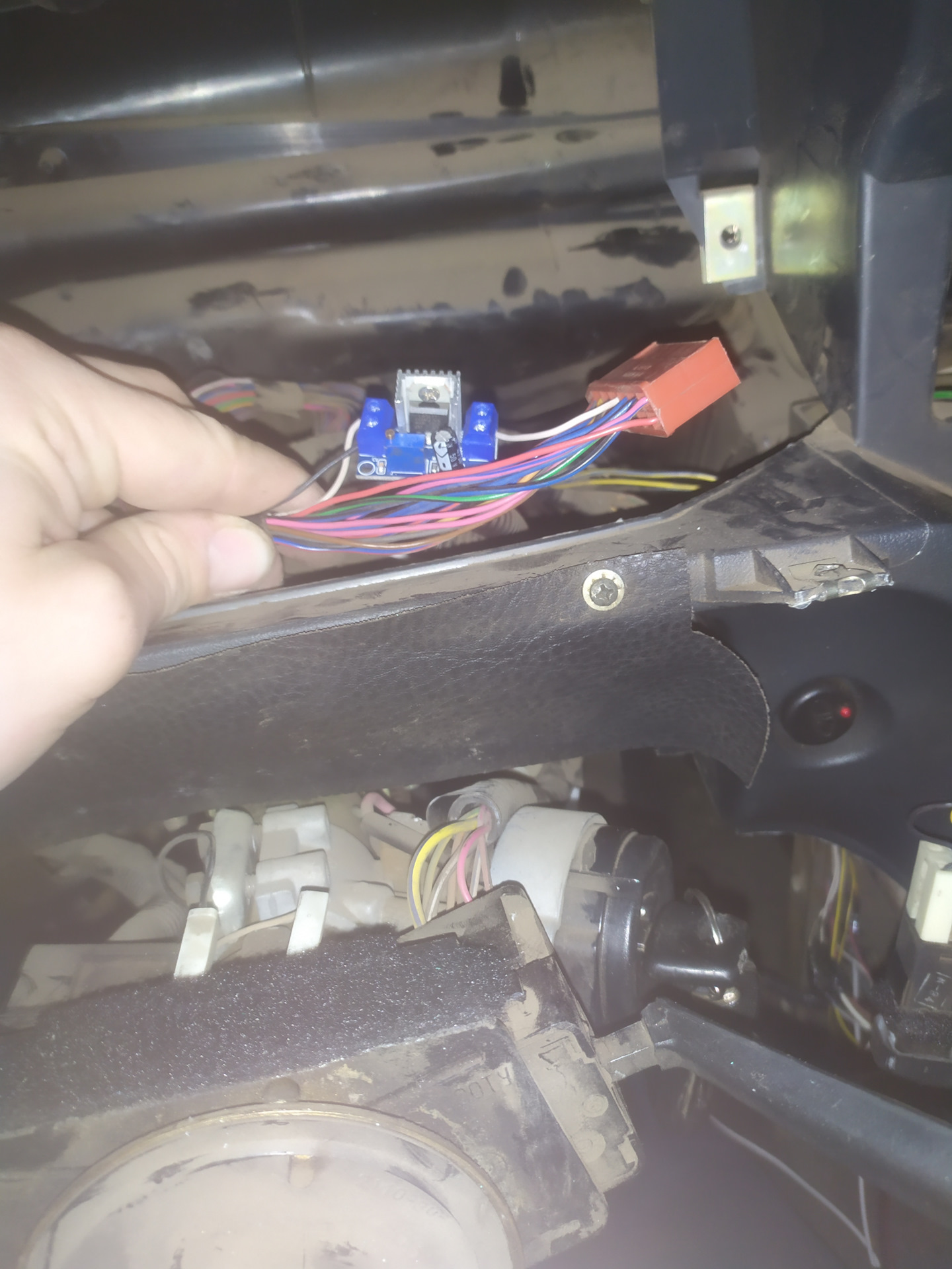 Стабилизатор напряжения на приборку. — Lada 2114, 1,5 л, 2006 года ...