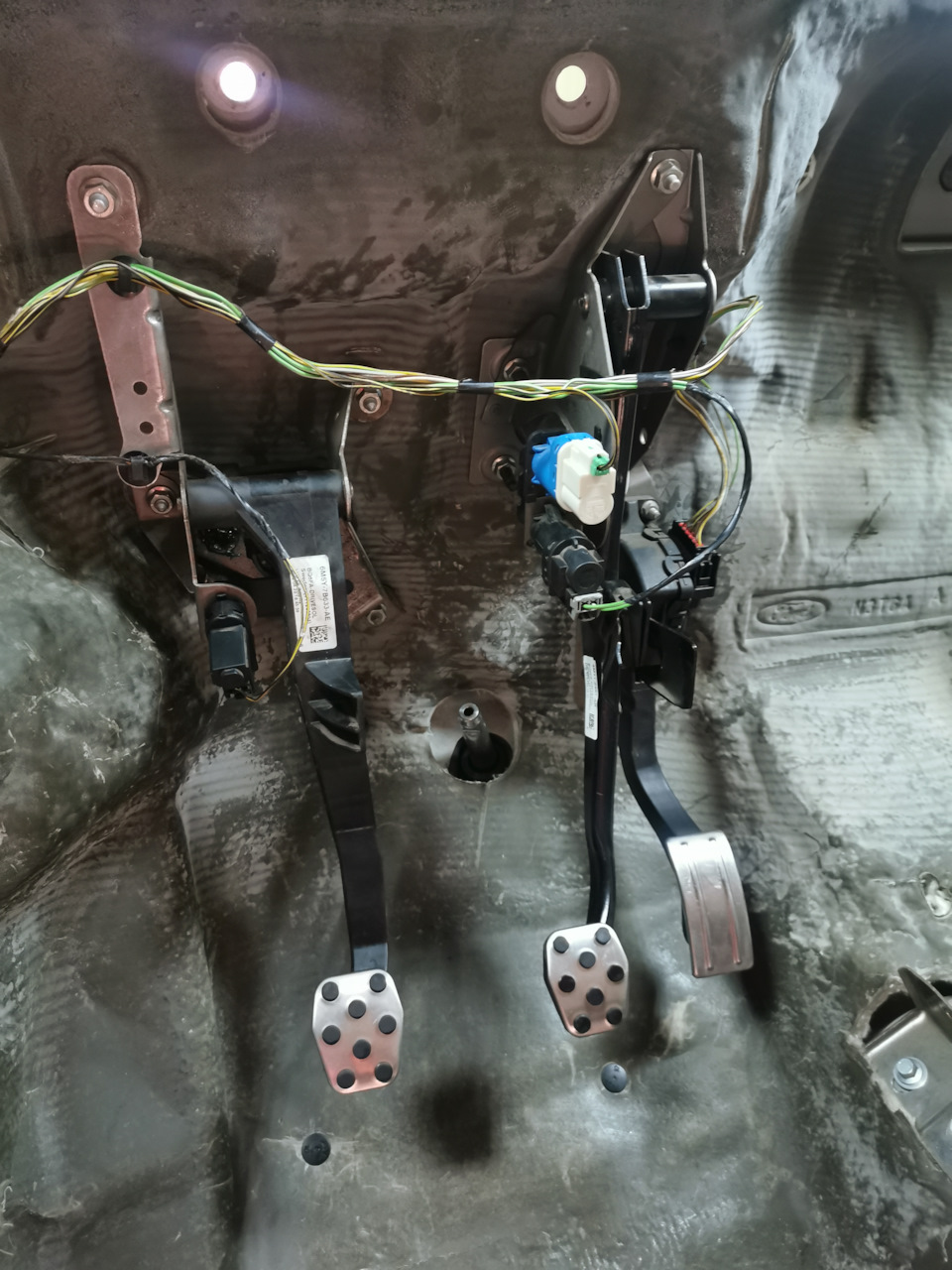 B77321 Лампа накаливания (PY27/7W 12V 27/7W W2,5x16q ORANGE) TESLA ...