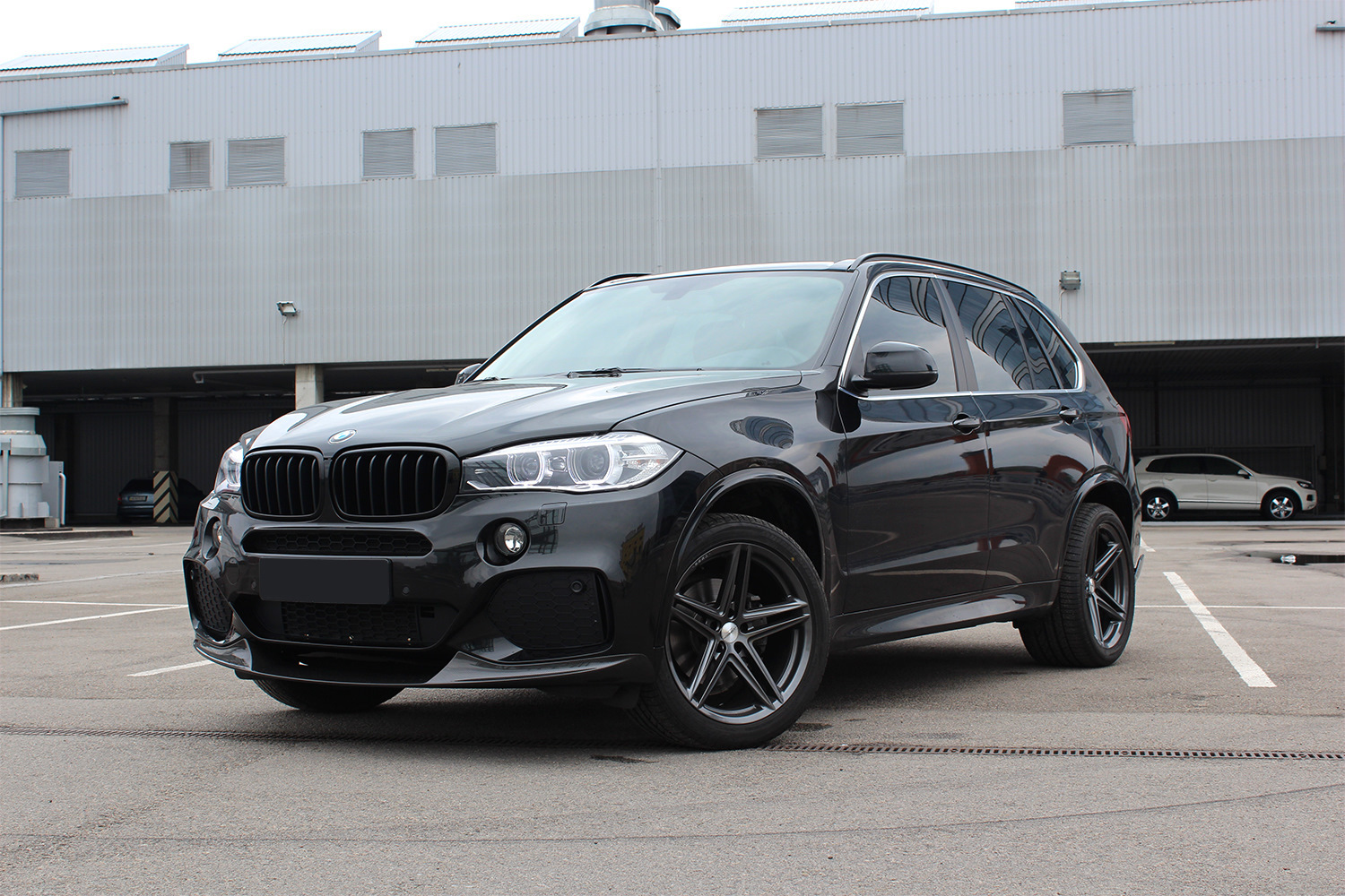 X5m f15. Обвес БМВ x5 f15. BMW x5 f15 обвес. BMW x5 f15 m Performance обвес. М обвес на БМВ х5 f15.