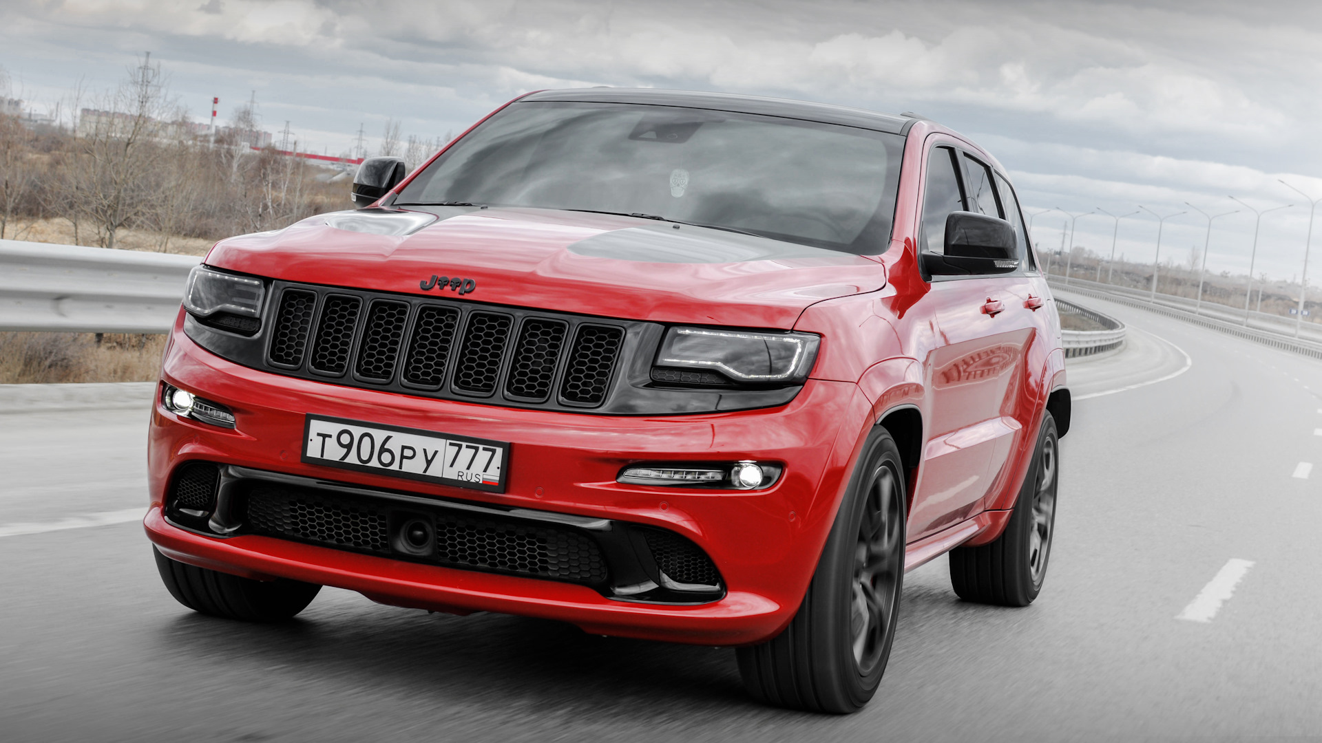 Jeep Grand Cherokee srt8 красный