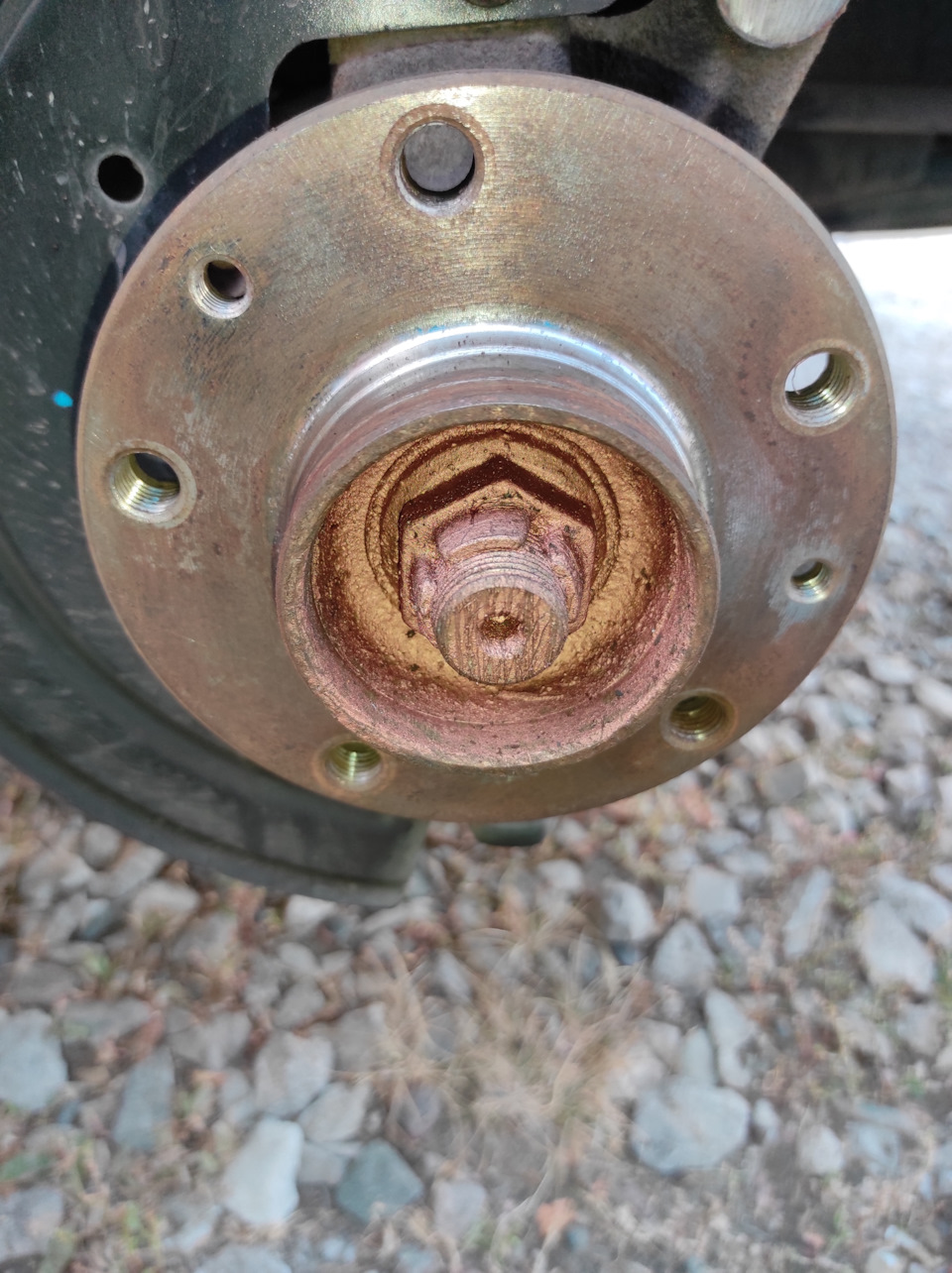 Замена передних тормозных дисков и колодок на рено Дастер 2.0л ...