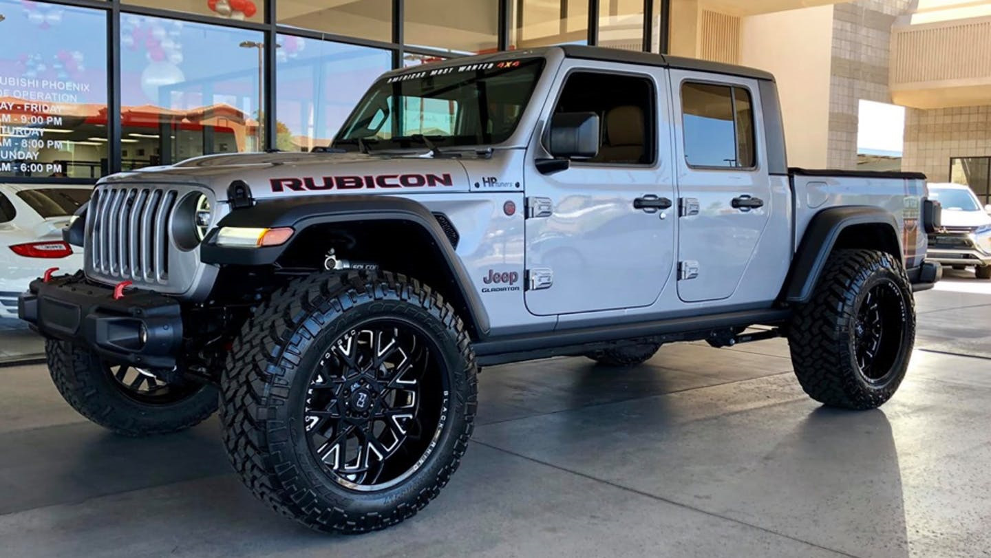 Jeep Gladiator Rubicon turn