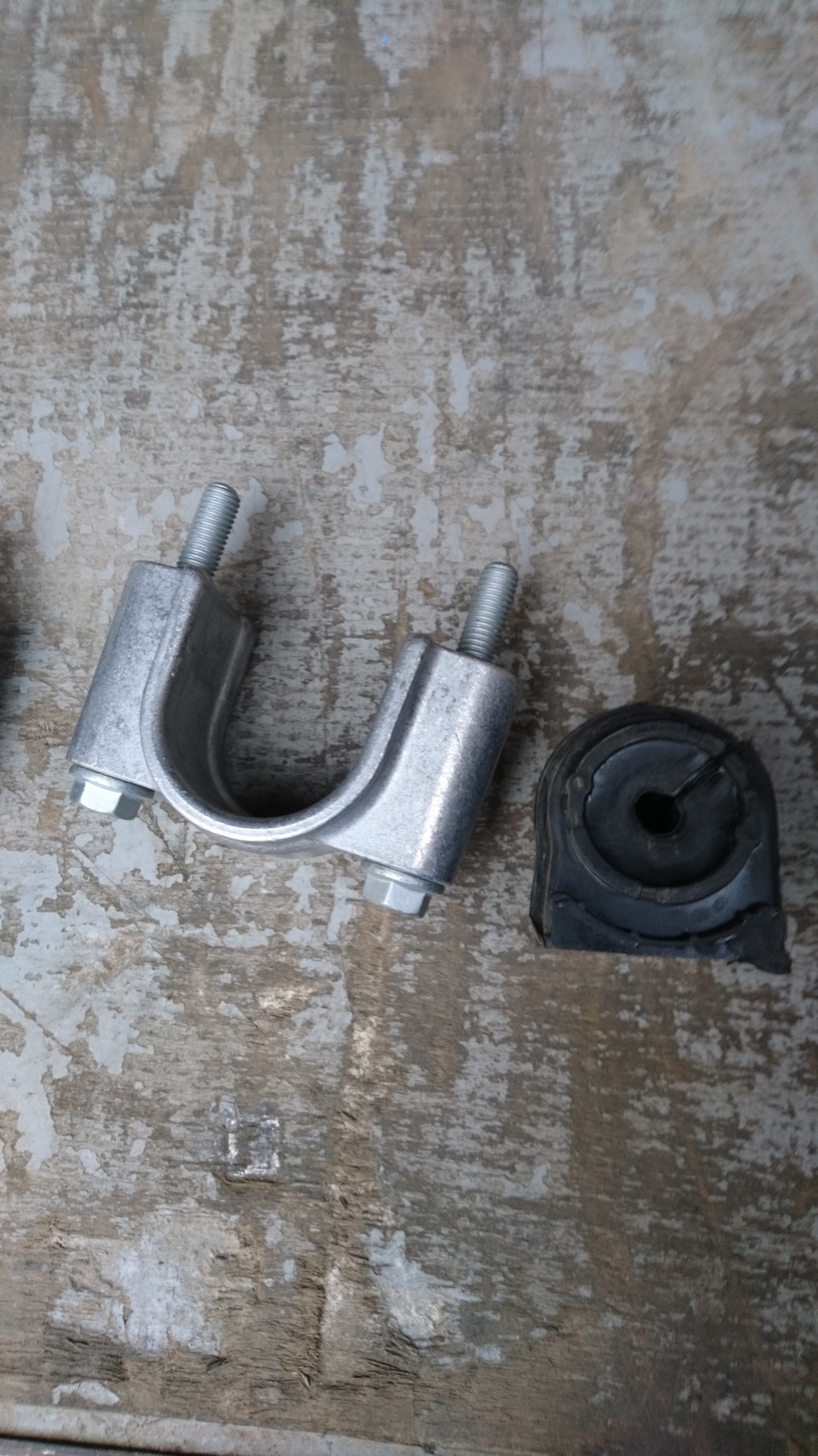 Замена резинок стабилизатора — Mercedes-Benz Sprinter (2G), 3,2 л, 2006 ...