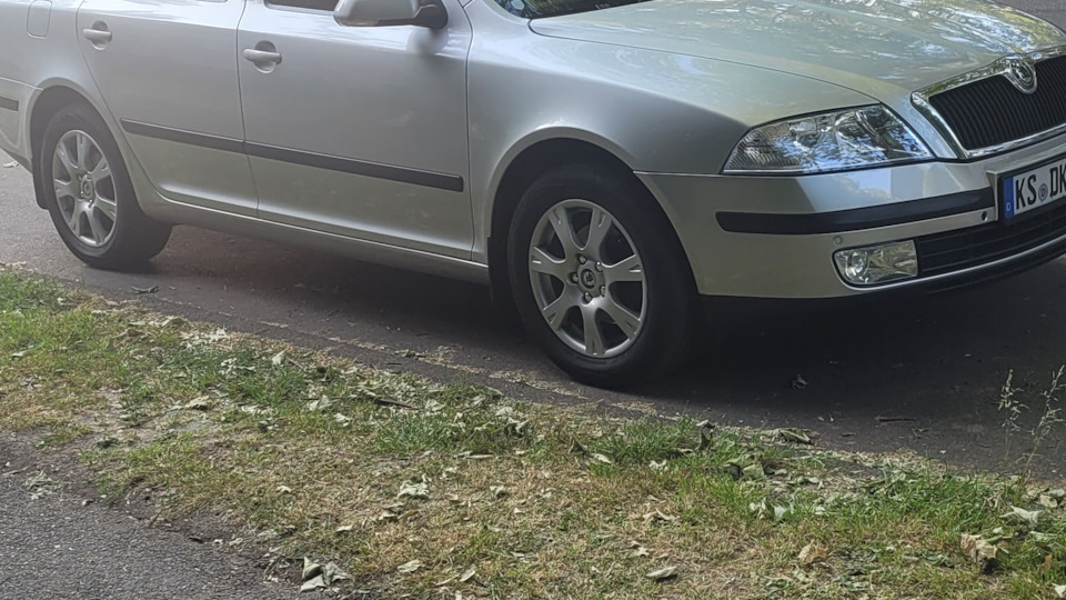 Доброго времени суток. Октавия А5 mpi 1.6 2006 автомат. КТО ЗНАЕТ ...