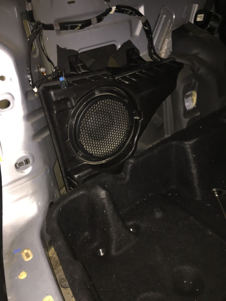 Dodge journey subwoofer store enclosure