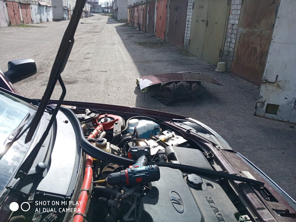 Перетянул руль + починка петли капота(убираем стук) — DRIVE2