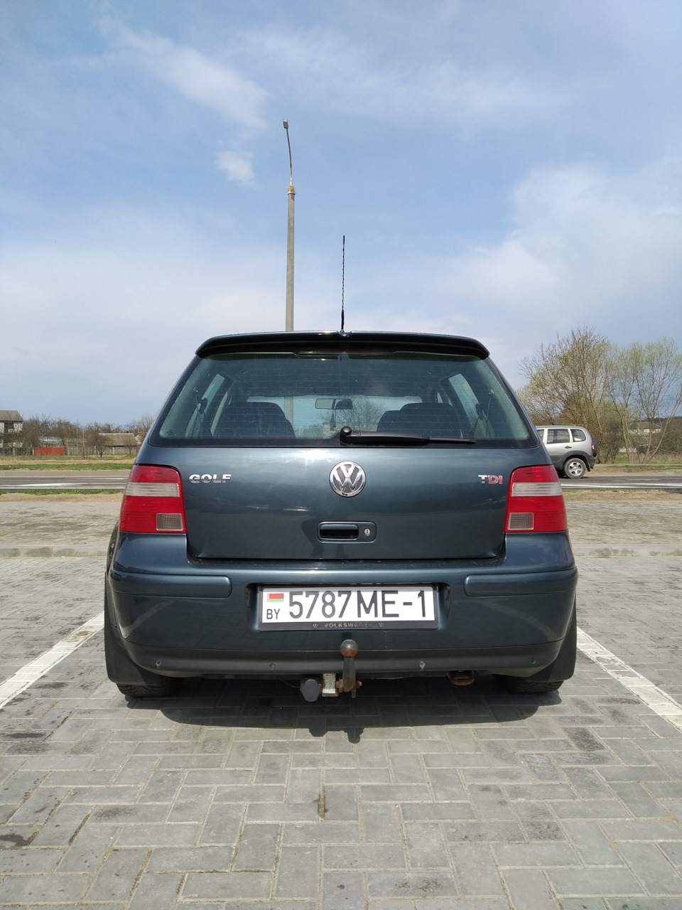 Hella magic colours red! Лучшие фонари для данного цвета кузова! —  Volkswagen Golf Mk4, 1,9 л, 2003 года | стайлинг | DRIVE2