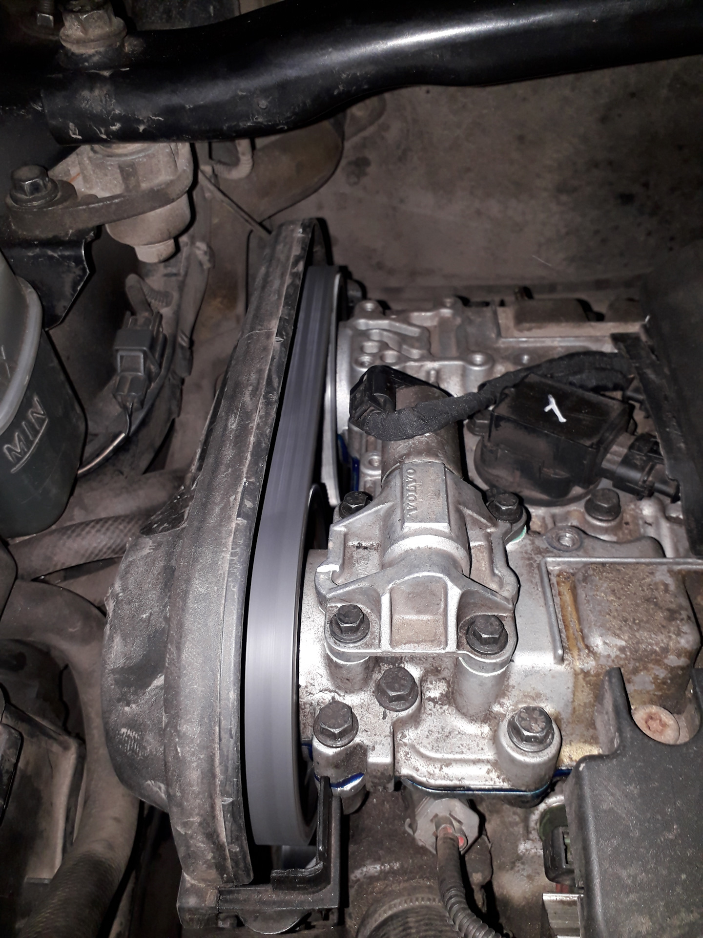 Сползает ремень ГРМ, решение или ролик натяжителя SKF на Volvo s80 ...