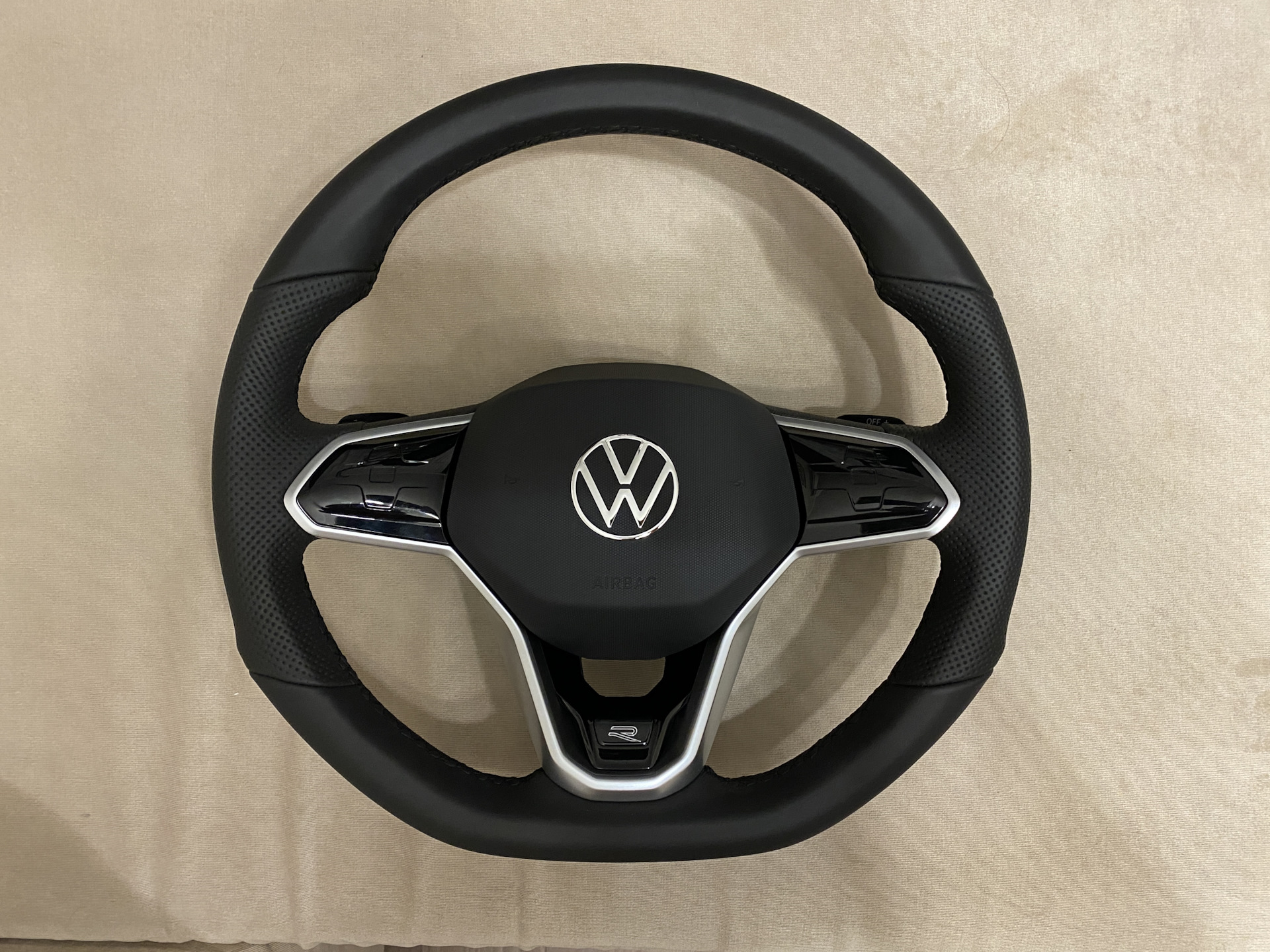 Мультируль vw t6. Сенсорный руль тигуан 2. Сенсорный руль. Vw polo руль 2022. Руль сенсорный vw r-line 2022.