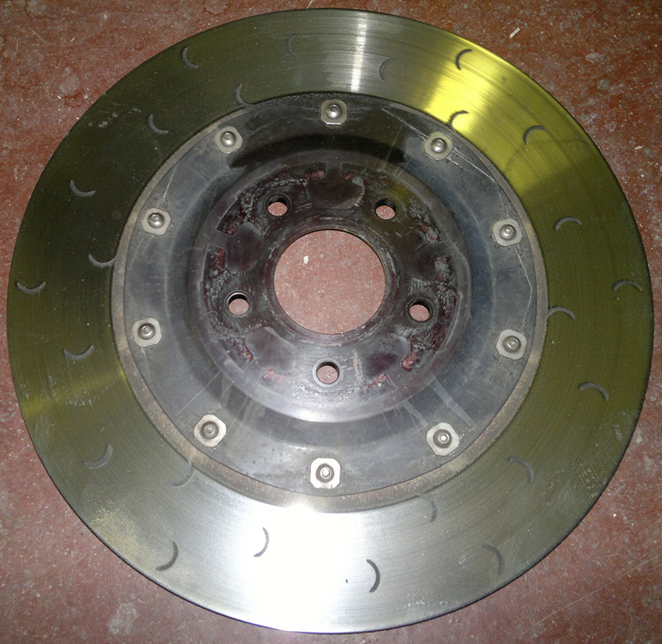 Правый диск — Nissan GT-R (R35)