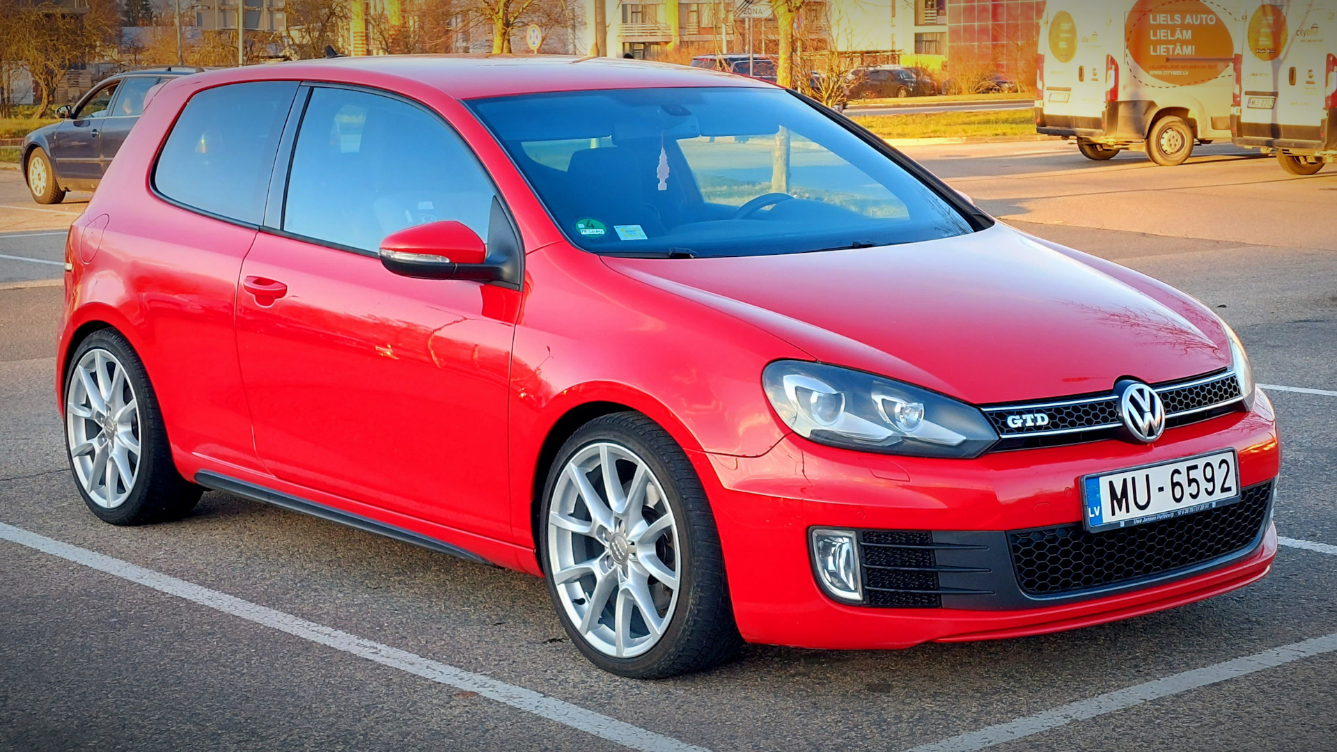 Volkswagen Golf Mk6 2.0 дизельный 2010 | GTD красный апасный на DRIVE2