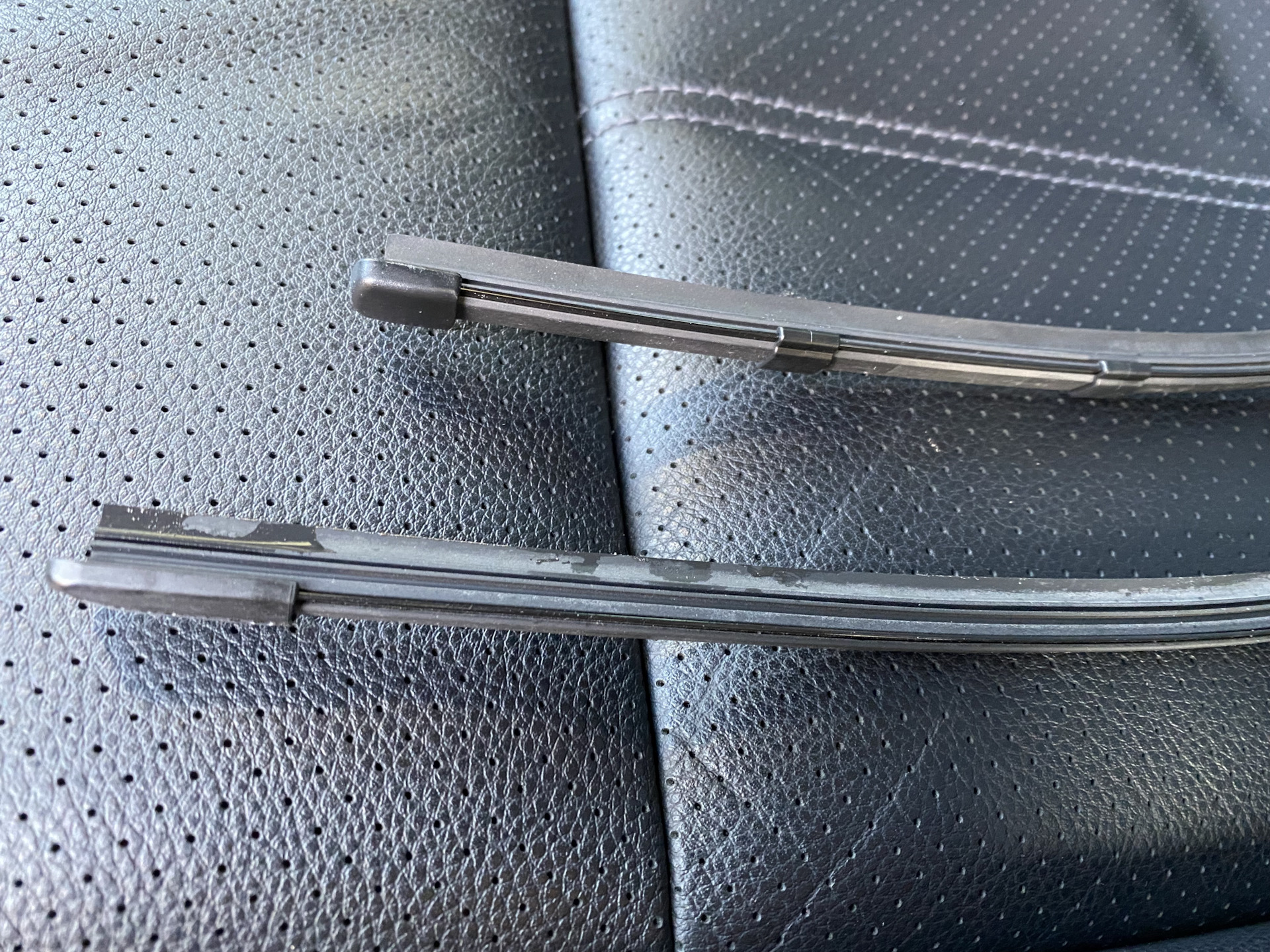 Установка оригинальных щеток стеклоочистителя — Porsche Cayenne (2G ...