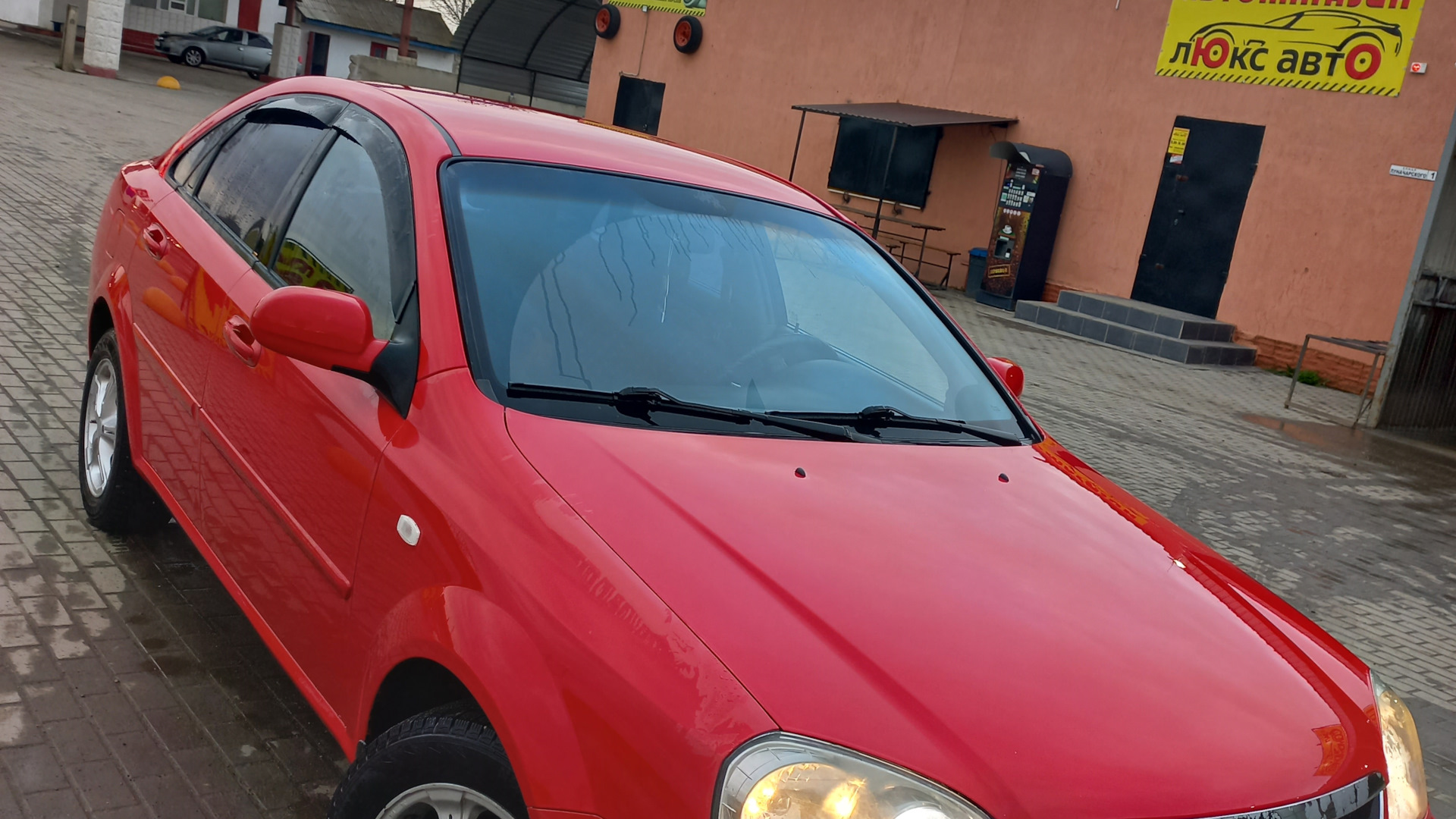 Chevrolet Lacetti Sedan 1.6 бензиновый 2005 | Крассная КнопкА. на DRIVE2