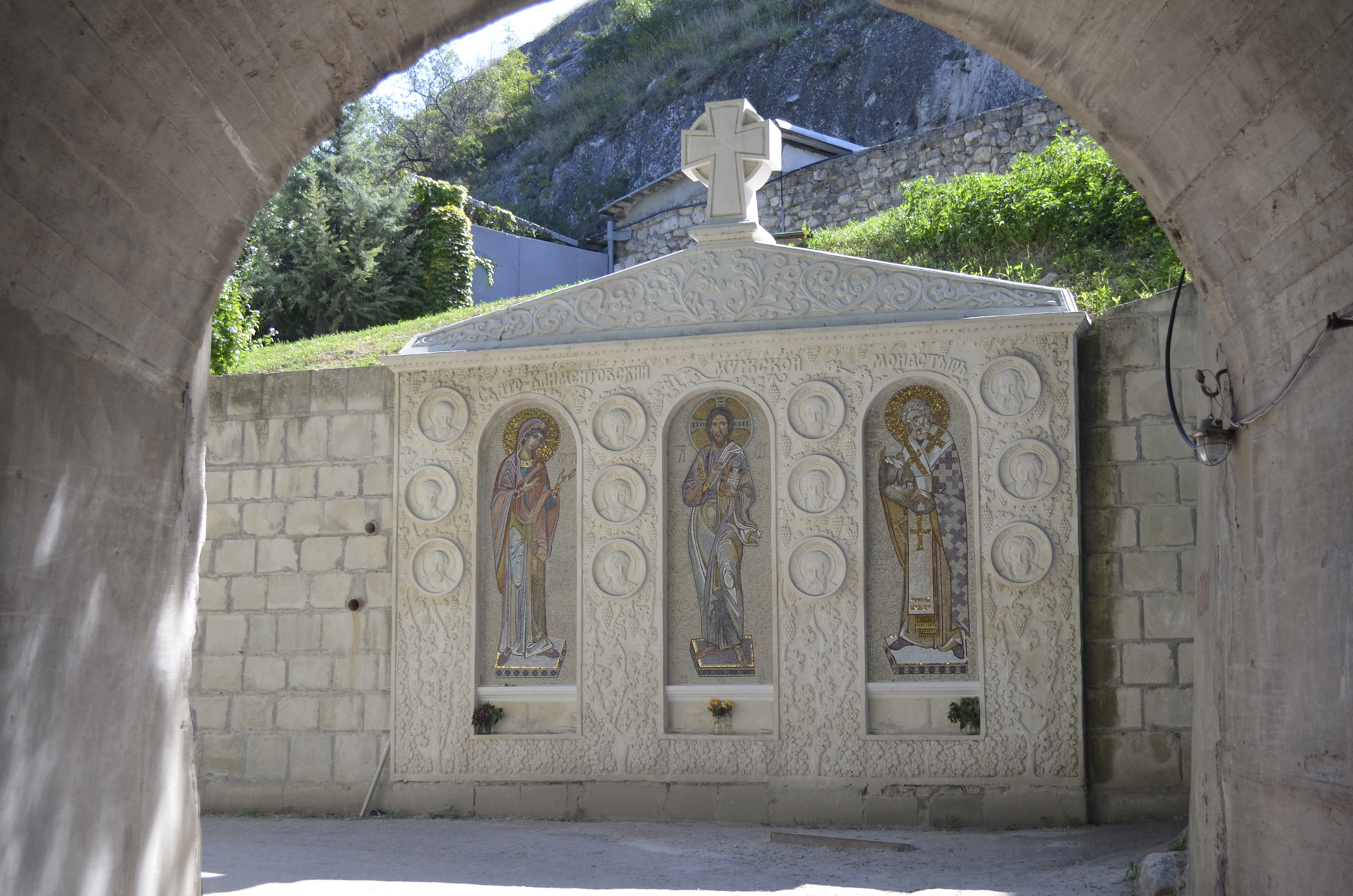 Симферопольский монастырь Святого в пещере