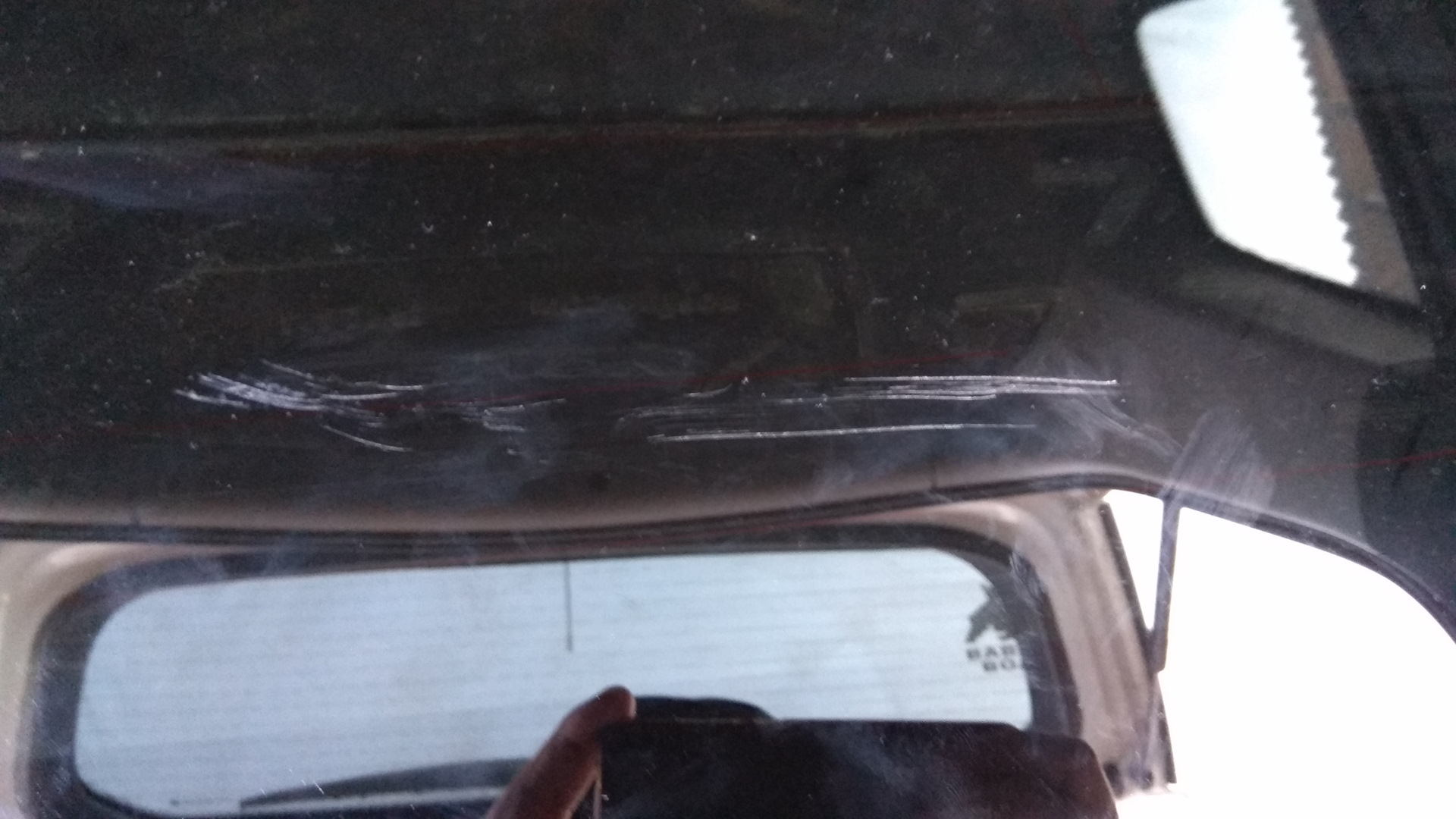 Заднее стекло паджеро спорт. Заднее стекло Паджеро спорт 3. Заднее боковое стекло  Паджеро спорт 2. Задние боковые стекла Паджеро спорт 2. Забрызгивает боковые стекла Паджеро 4.