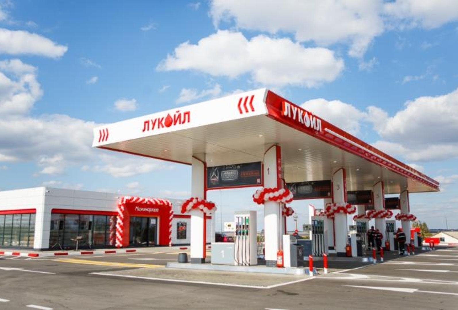 Lukoil. Лукойл Калуга. Лукойл АЗС 53267. АЗС 33 Лукойл Барнаул. Входная группа АЗС Лукойл.