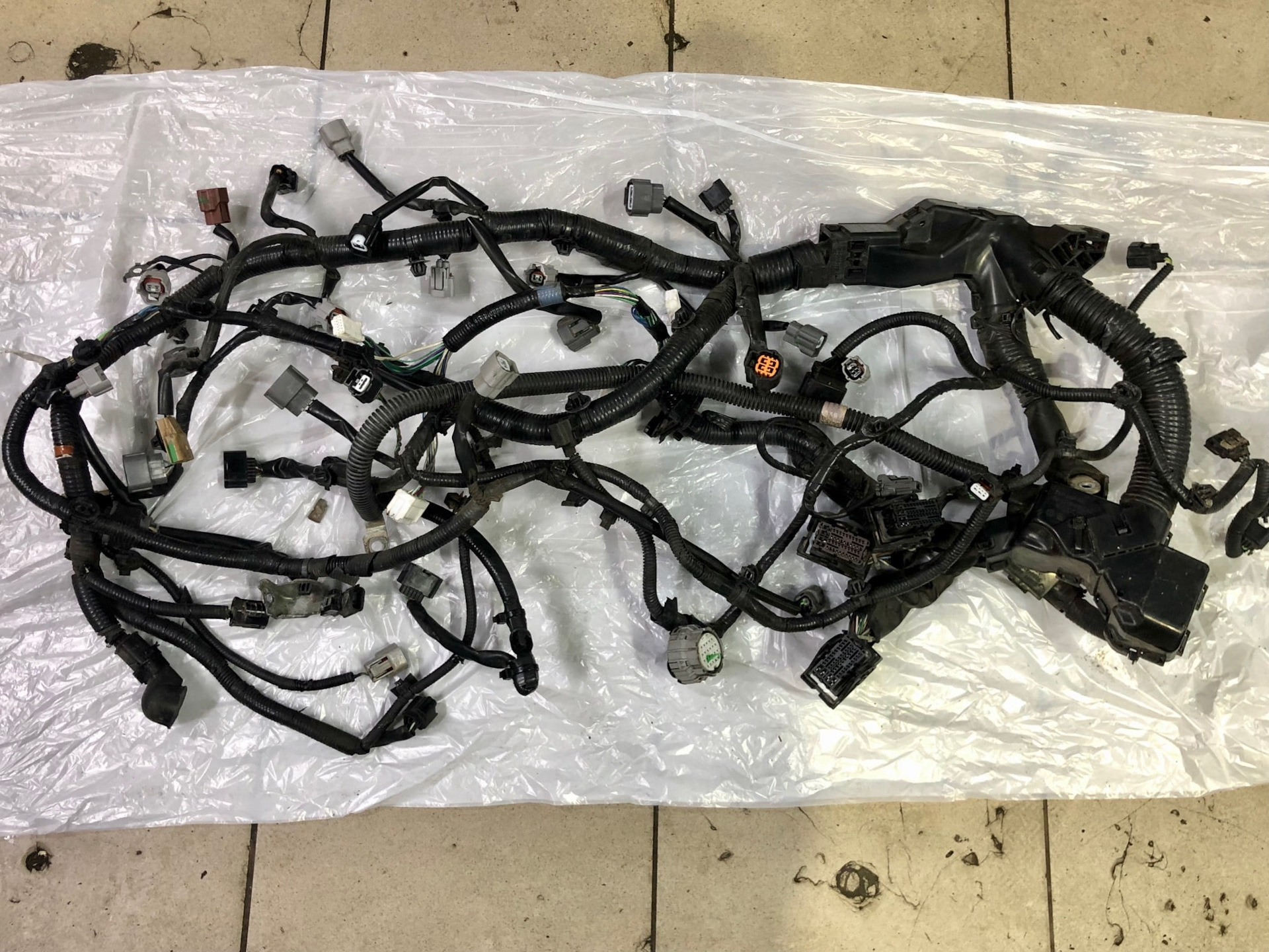 Infiniti JX35: замена подкапотной проводки. — JNI MOTORS на DRIVE2