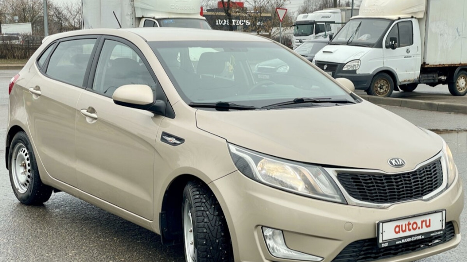 Камера заднего вида на заднее стекло. — KIA Rio 5-door (3G), 1,6 л ...