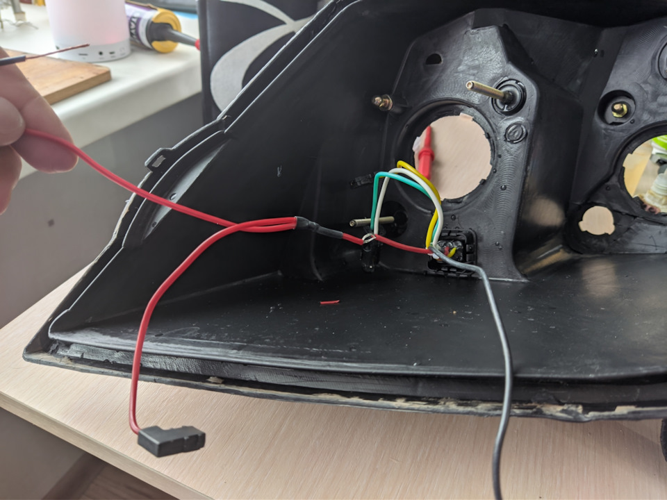 Тут просто сфоткал что минус красного цвета — Geely MK