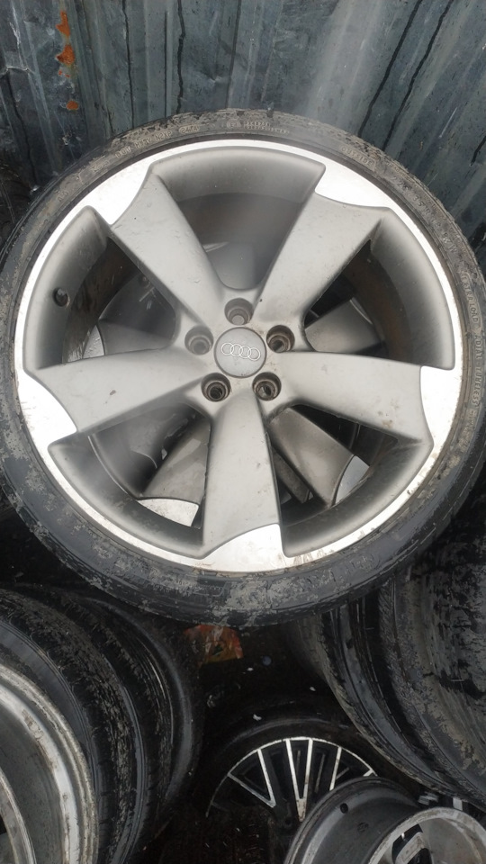 Шины летние Michelin 225/35 R18, литые диски 7,5Jx18 ET39 5x100 на Audi ...