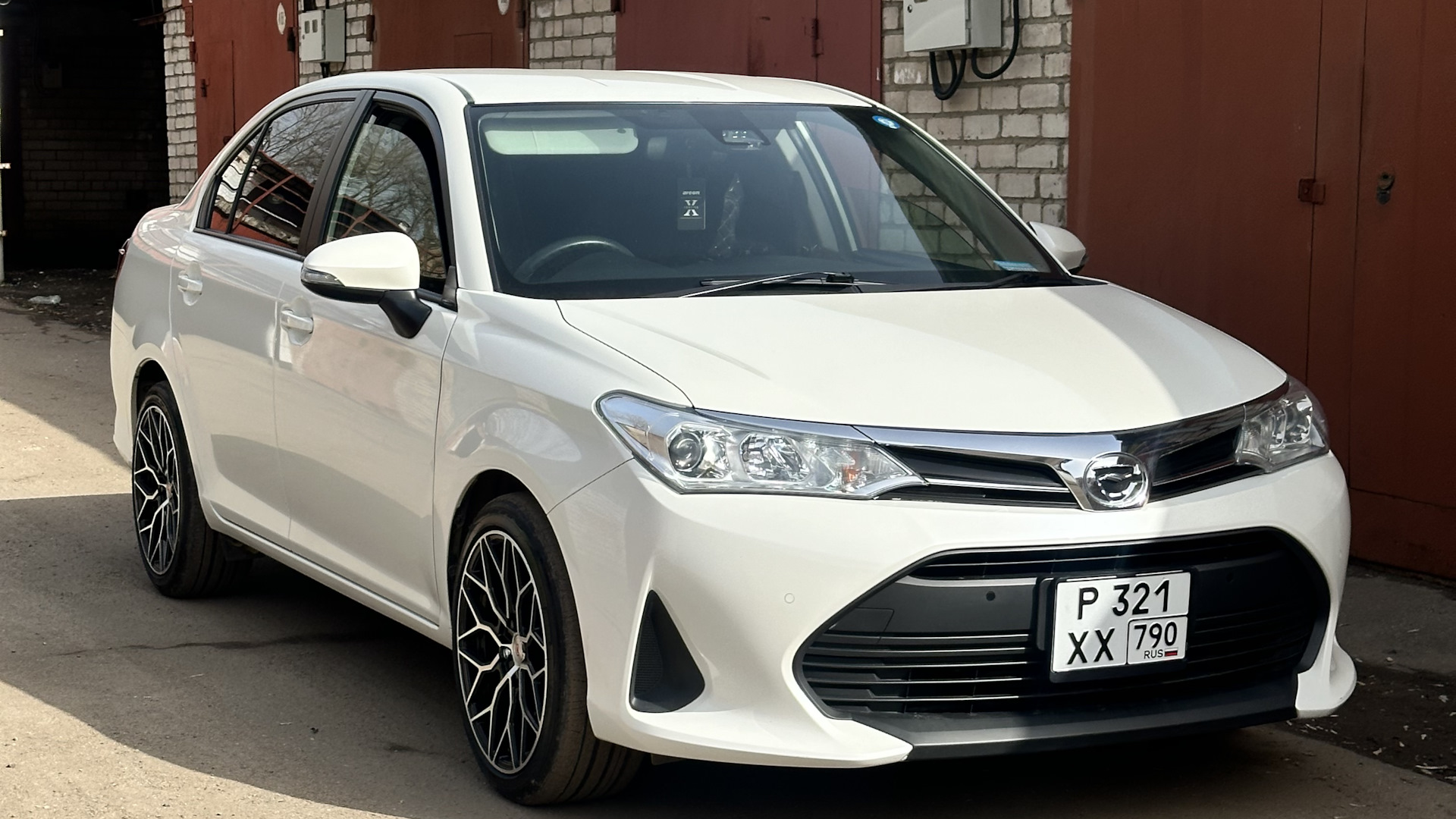 Toyota Corolla Axio (E160) 1.3 бензиновый 2019 | на DRIVE2