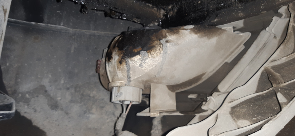 Второй задний ПТФ на Рено Дастер рестайлинг. — Renault Duster (1G), 1,6 ...