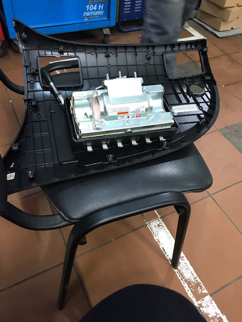 Замена пиропатрона по отзывной — Honda Civic 4D (8G), 1,8 л, 2010 года ...