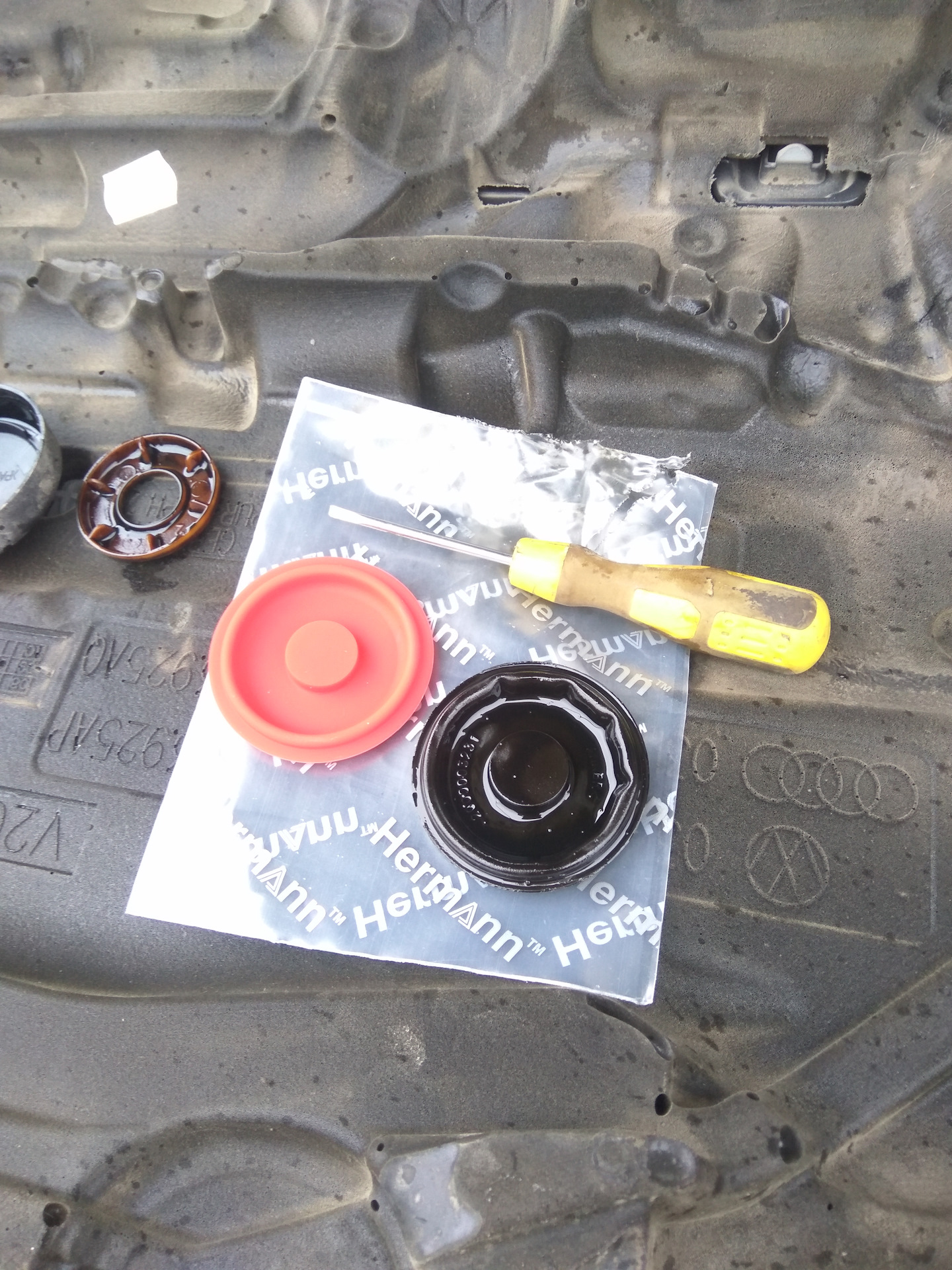 Мембрана масло отделителя — Volkswagen Tiguan (1G), 2 л, 2010 года ...