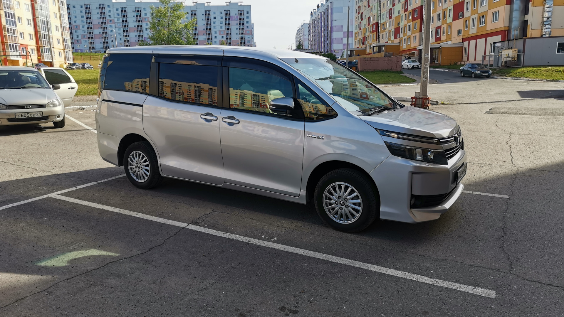 Toyota Voxy (3G) 1.8 гибридный 2014 | Воксяныч на DRIVE2