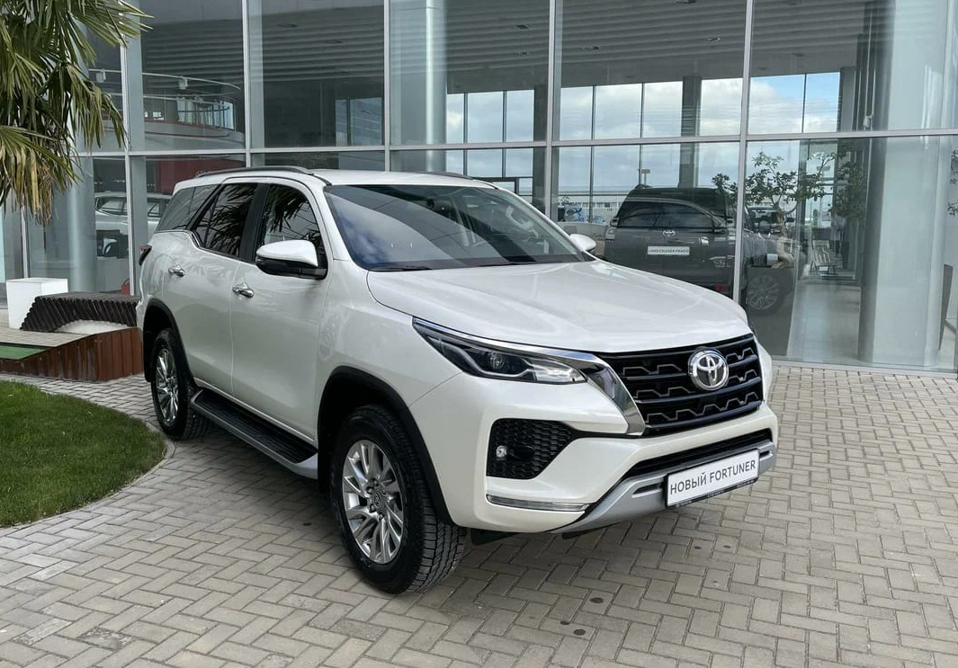 Почему ФОРТУНЕР, а не ПРАДО? — Toyota Fortuner (2G), 2,8 л, 2022 года |  покупка машины | DRIVE2