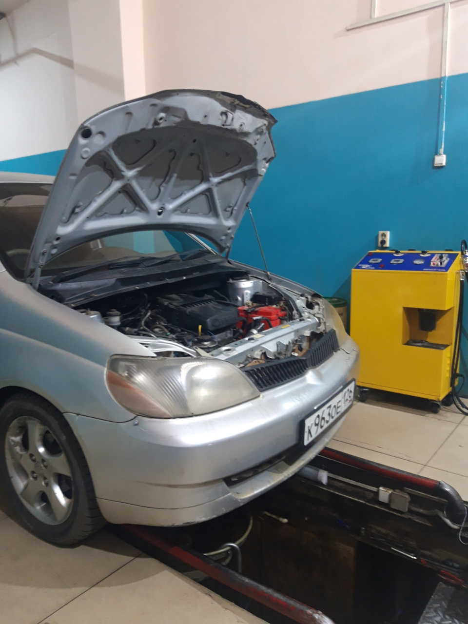 Замена масла и свечей — Toyota Platz, 1 л, 2002 года | плановое ТО | DRIVE2