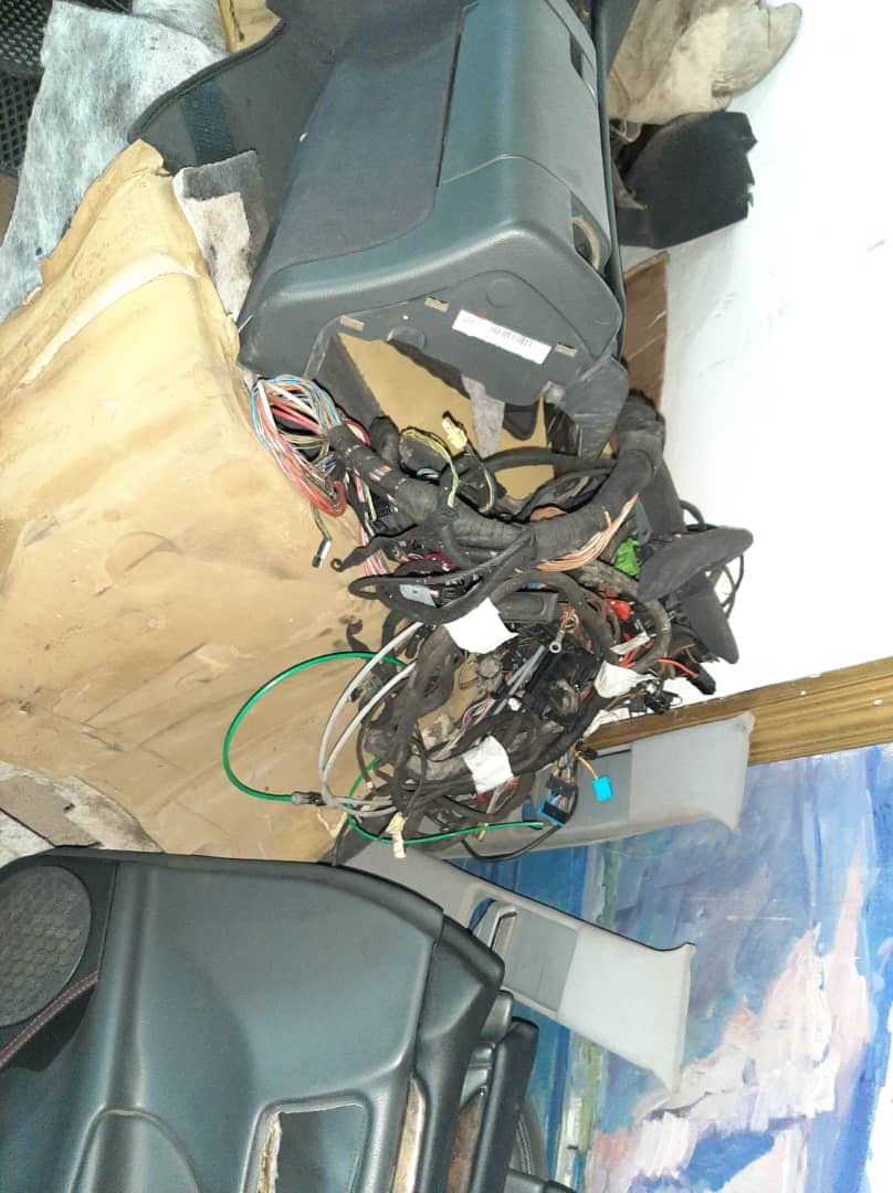 Забрал авто в гараж, в дальнейших планах проводка. — Mercedes-Benz E ...