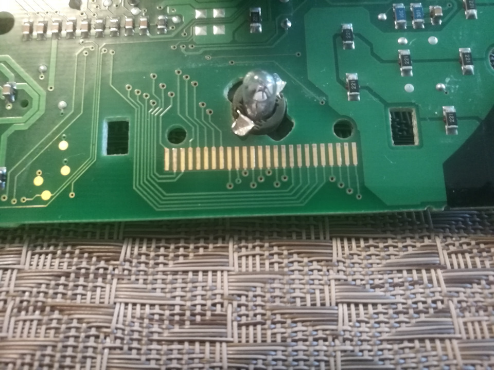 Замена шлейфа дисплея панели Mercedes W210 (замена пикселей) — DRIVE2